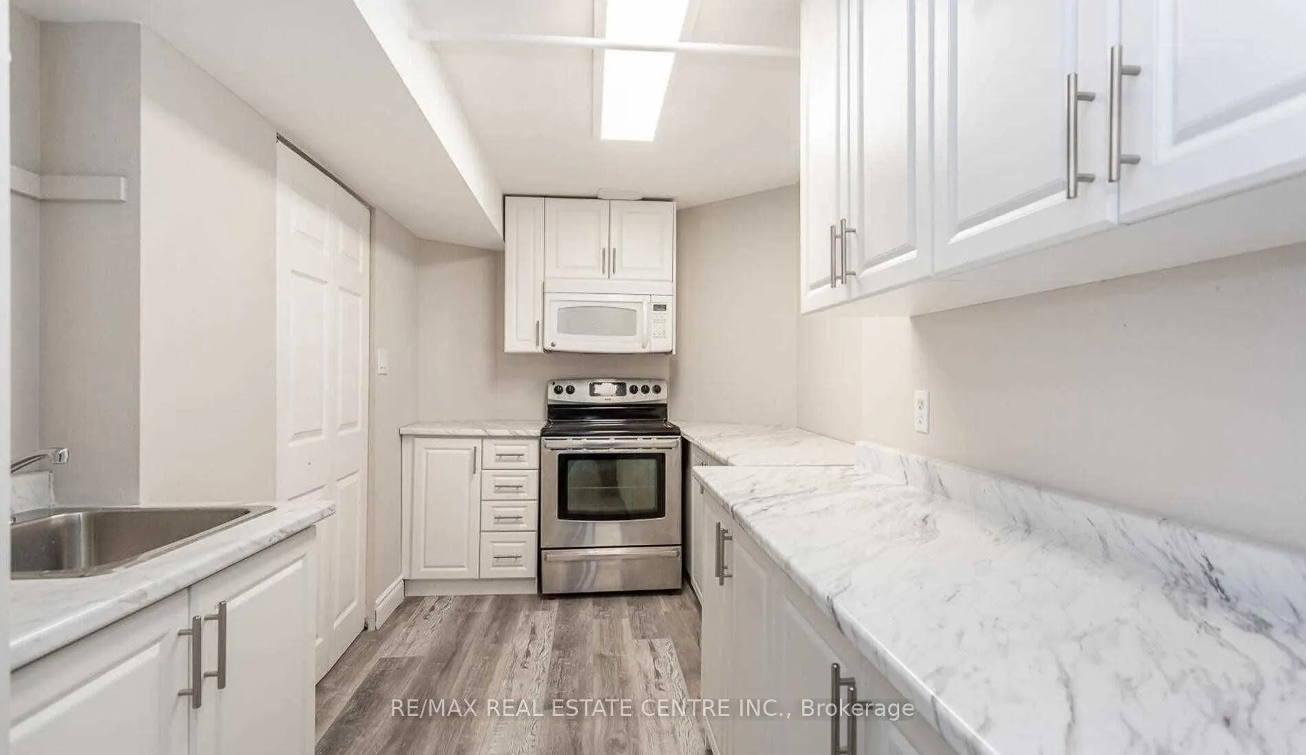 3910 Coachman Circle