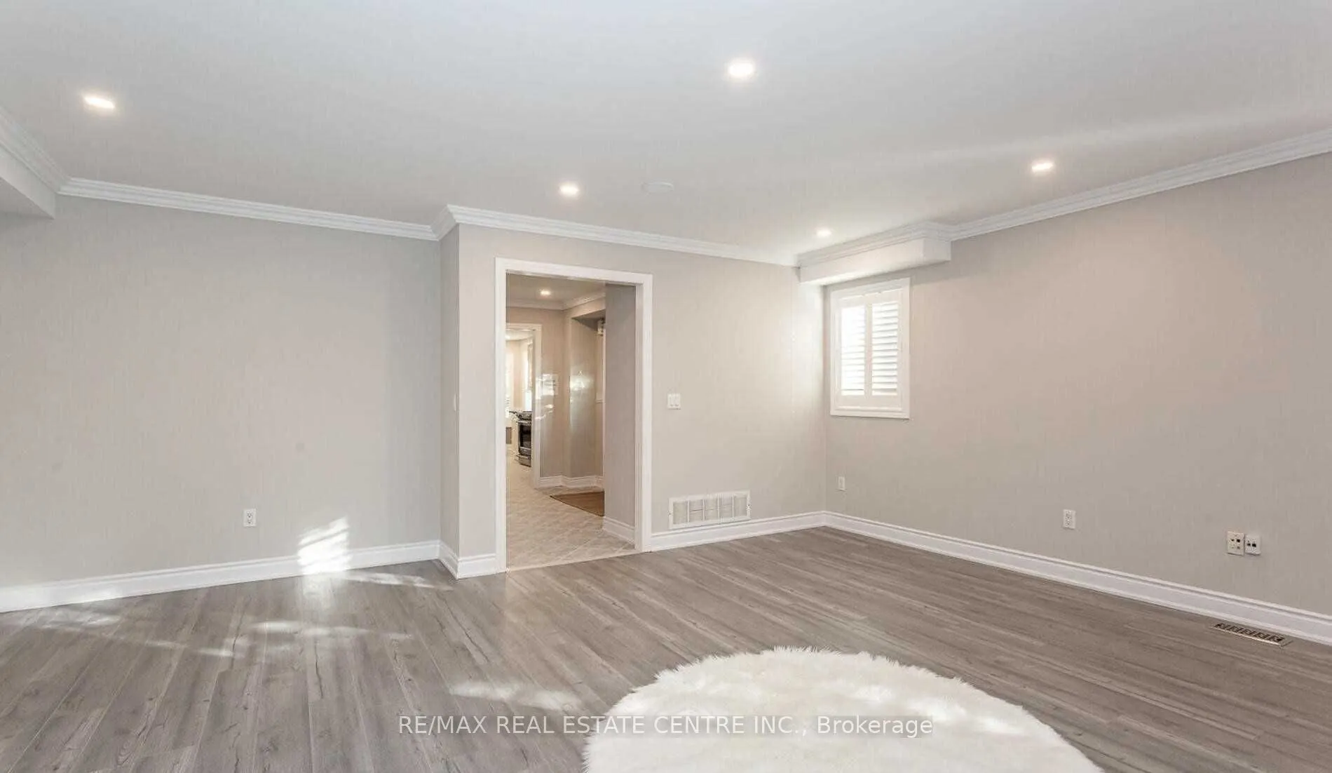 3910 Coachman Circle