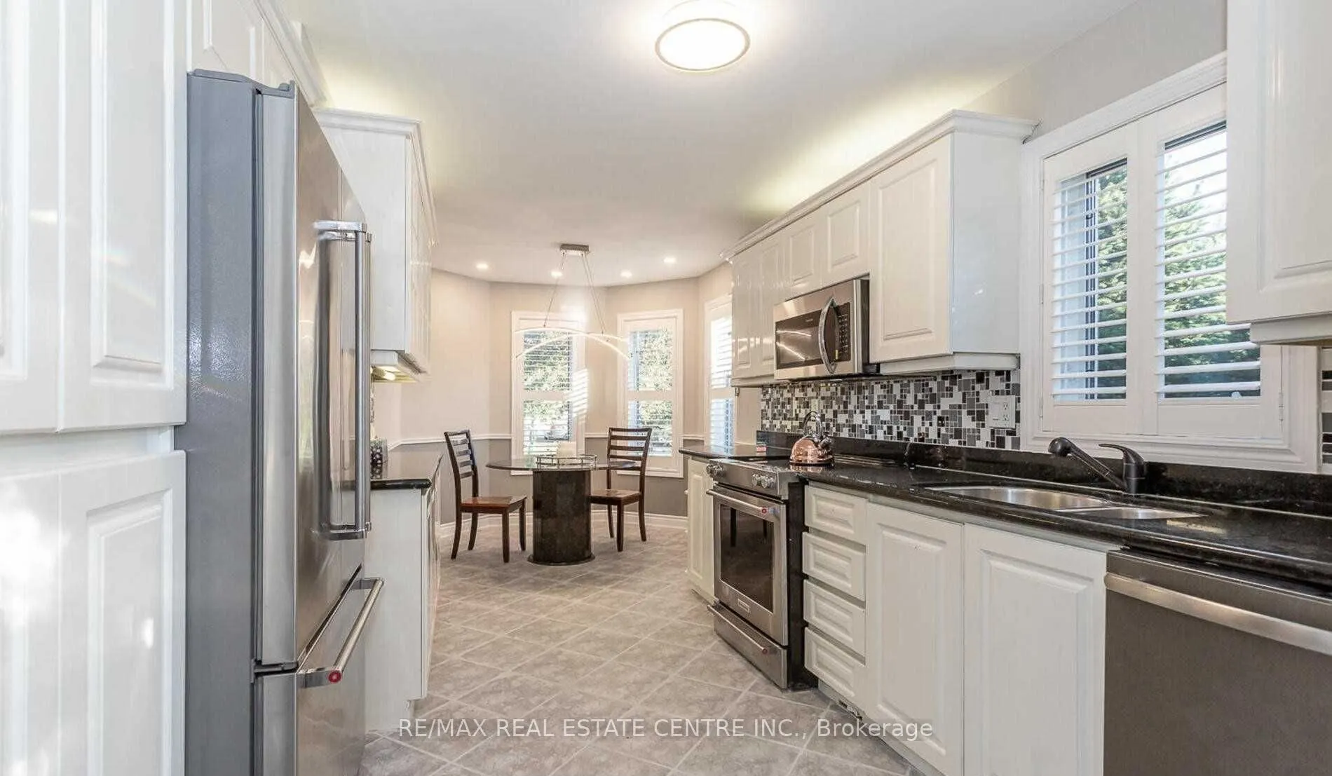3910 Coachman Circle