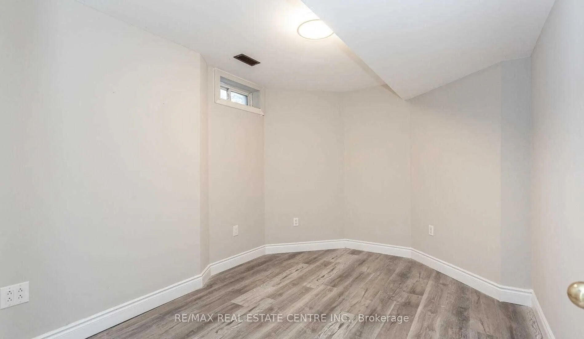 3910 Coachman Circle
