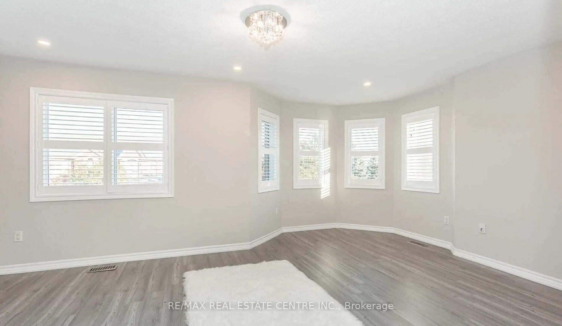 3910 Coachman Circle