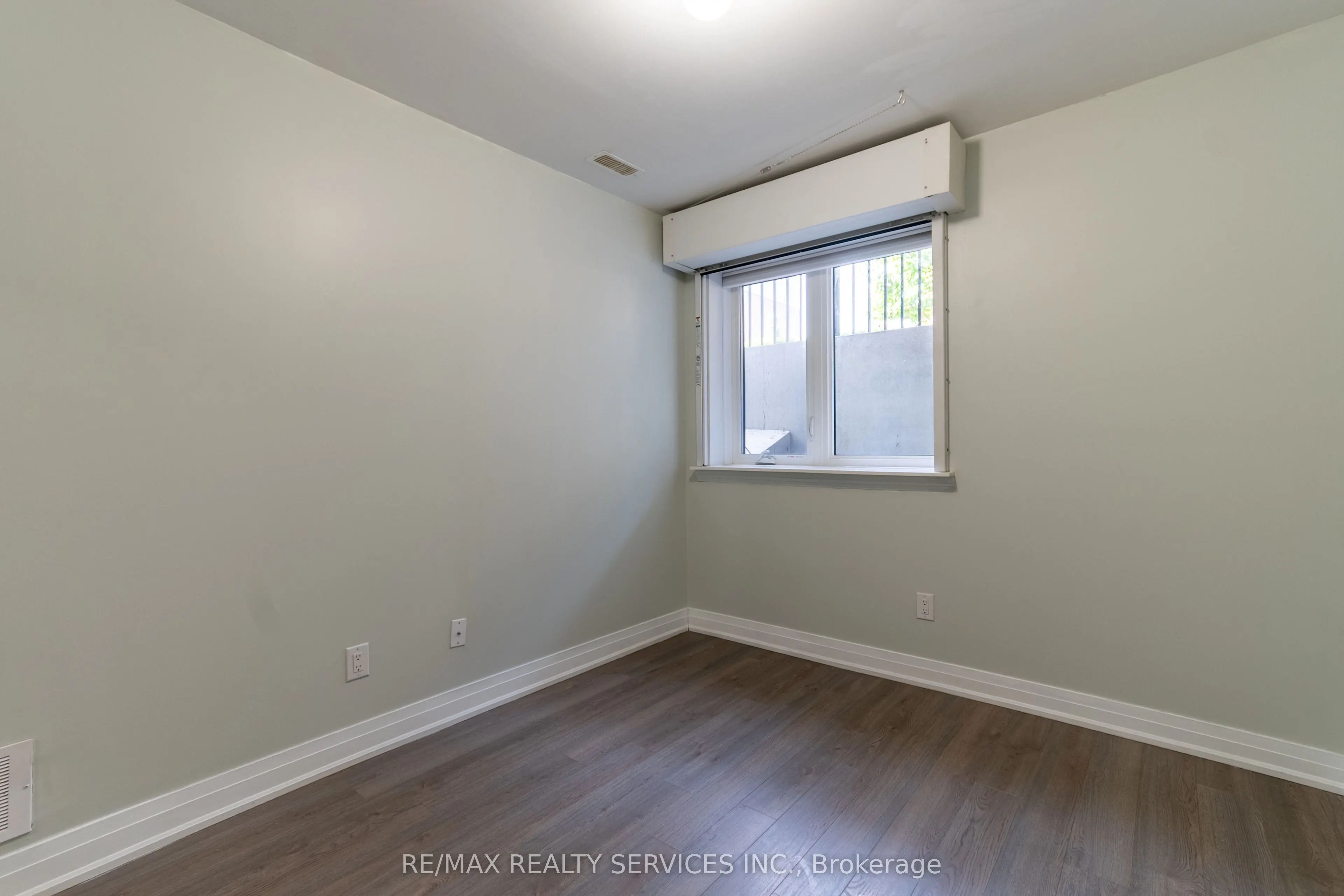 1208 Main Street E, #105