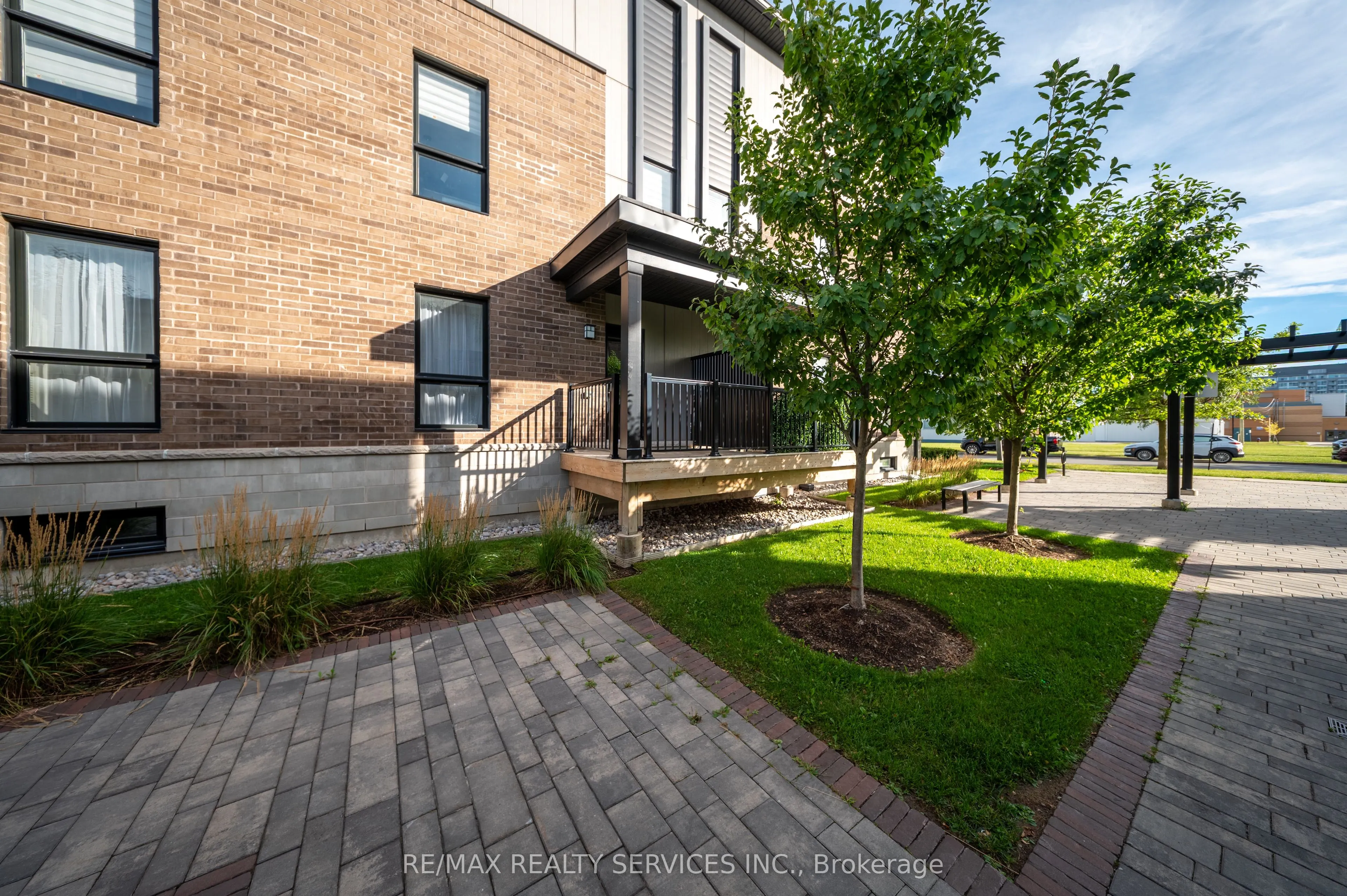1208 Main Street E, #105