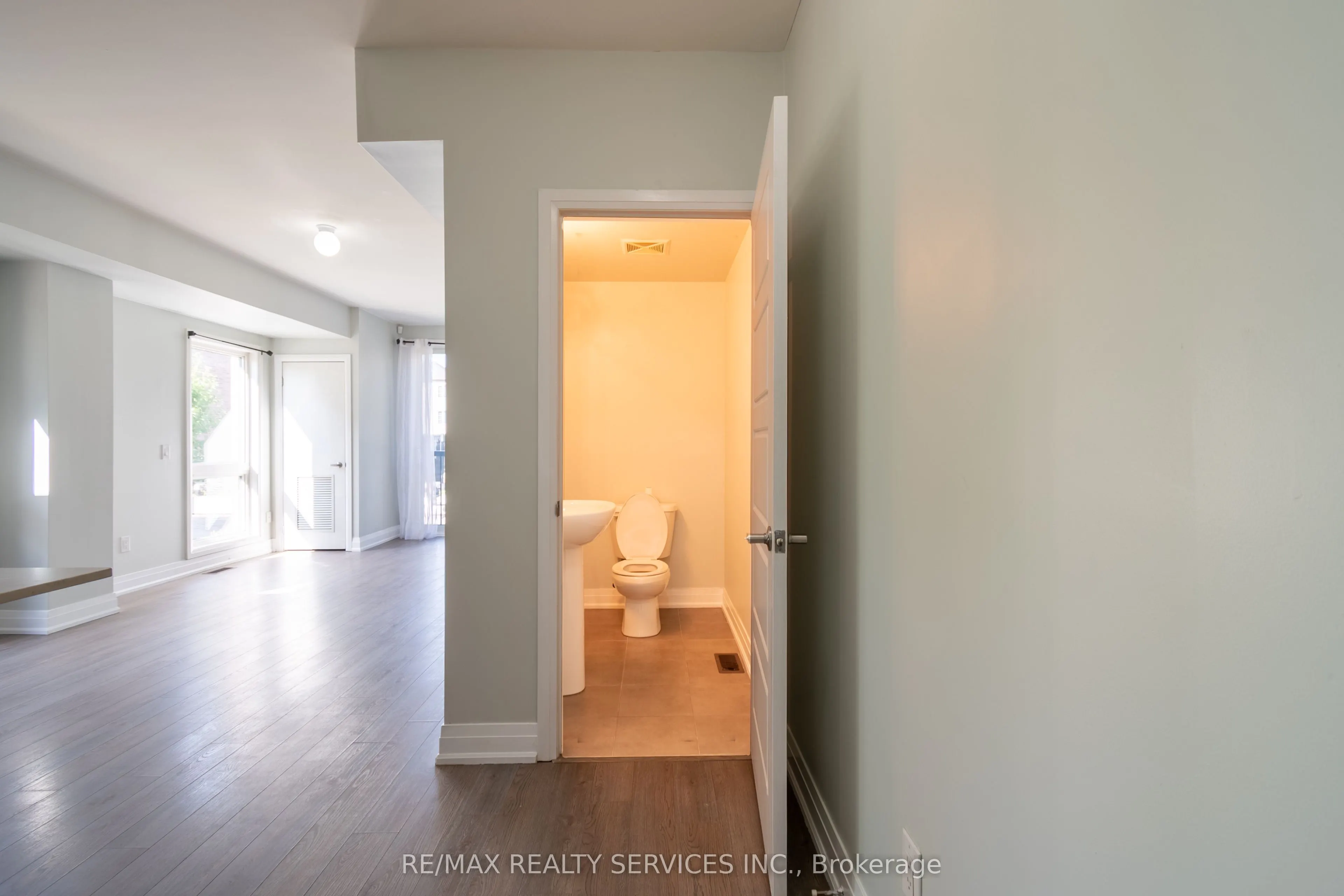 1208 Main Street E, #105