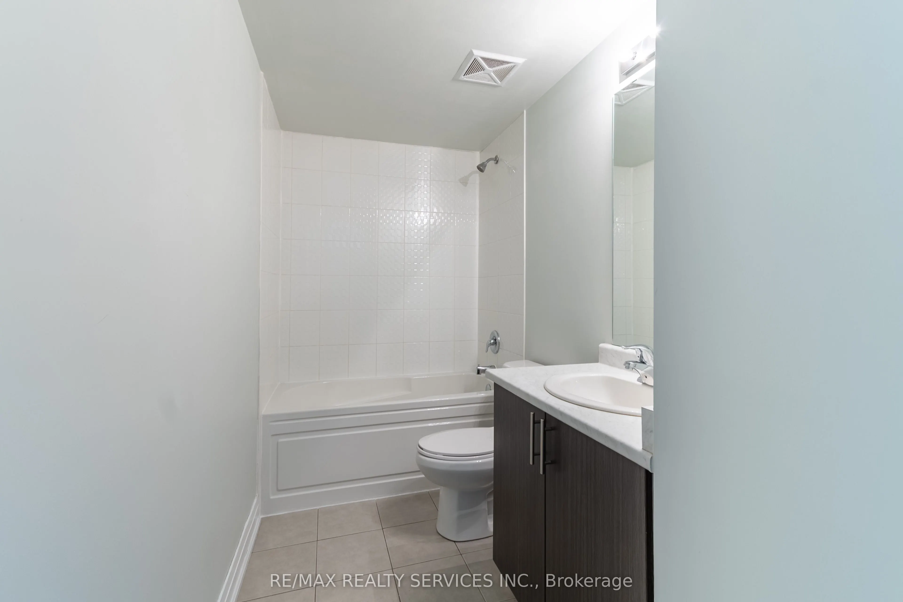 1208 Main Street E, #105