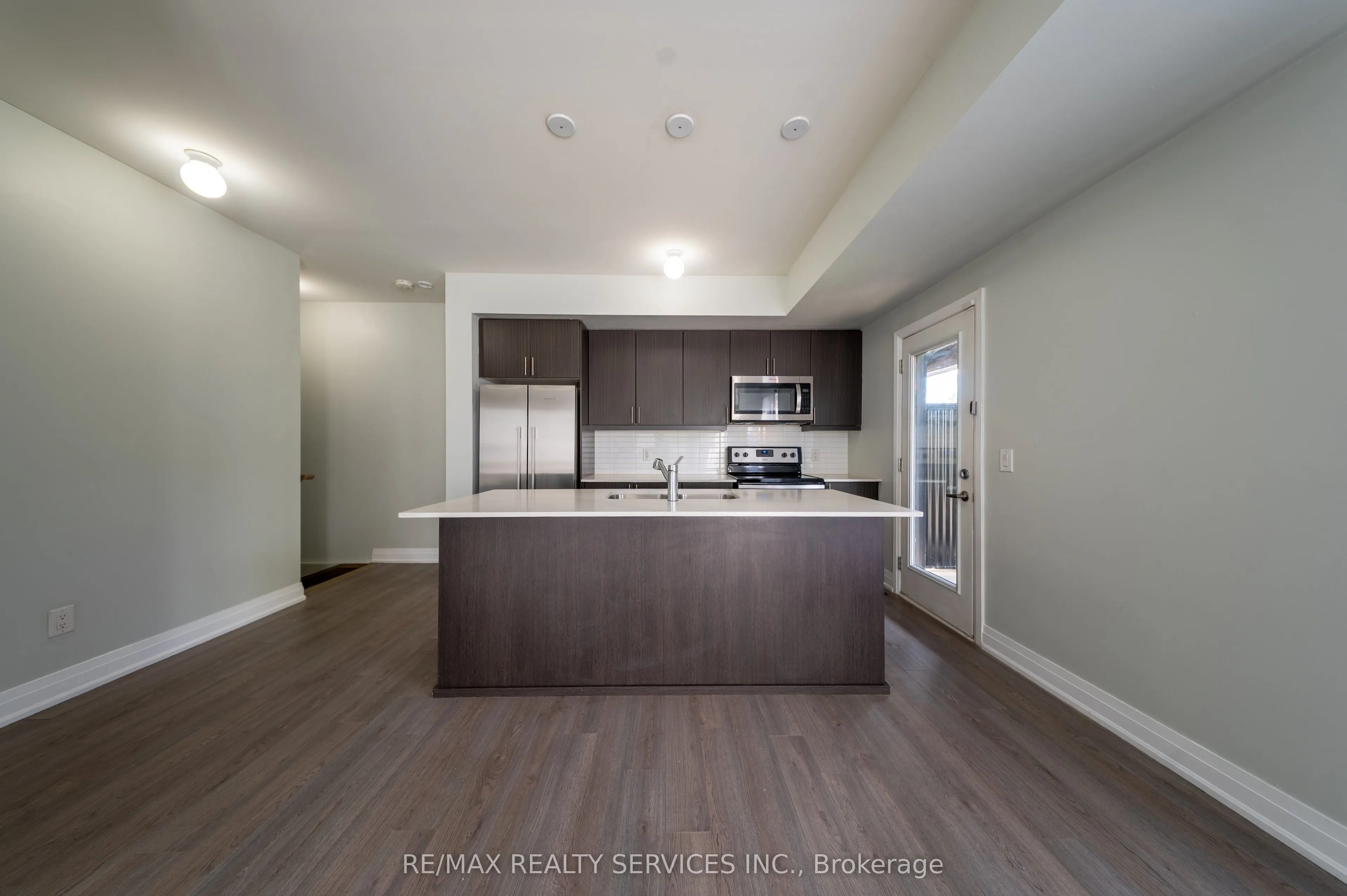 1208 Main Street E, #105
