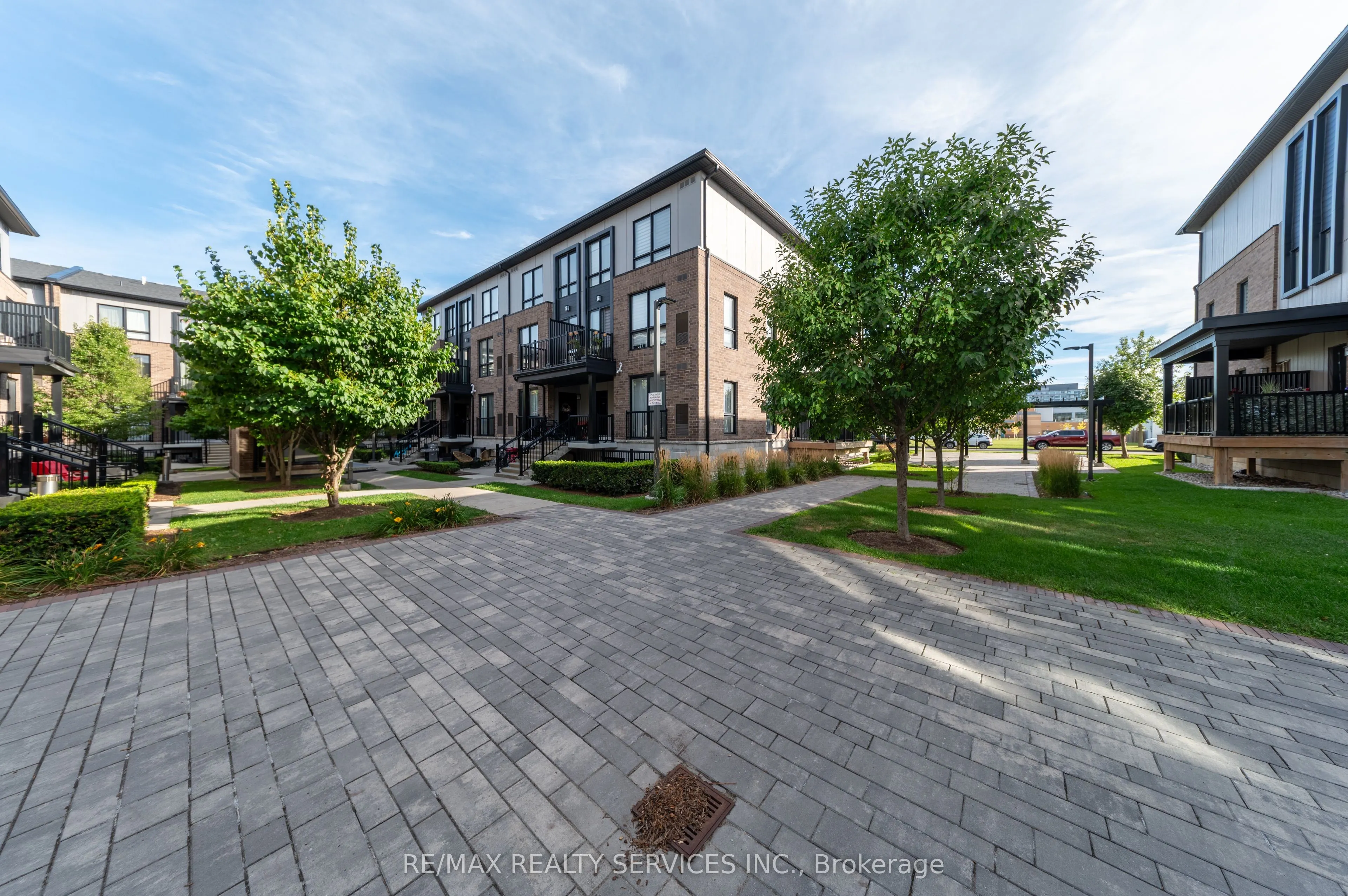 1208 Main Street E, #105