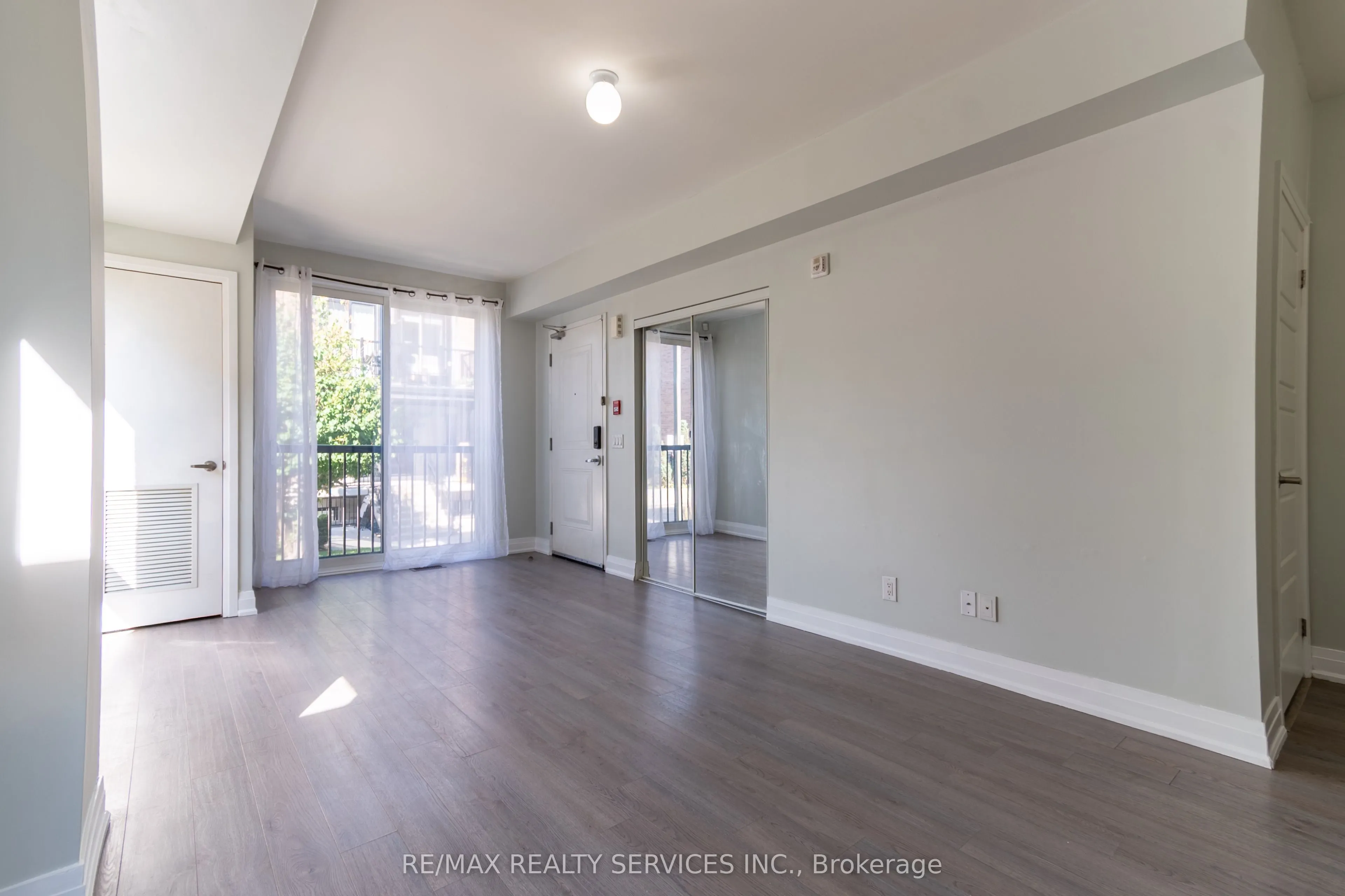 1208 Main Street E, #105