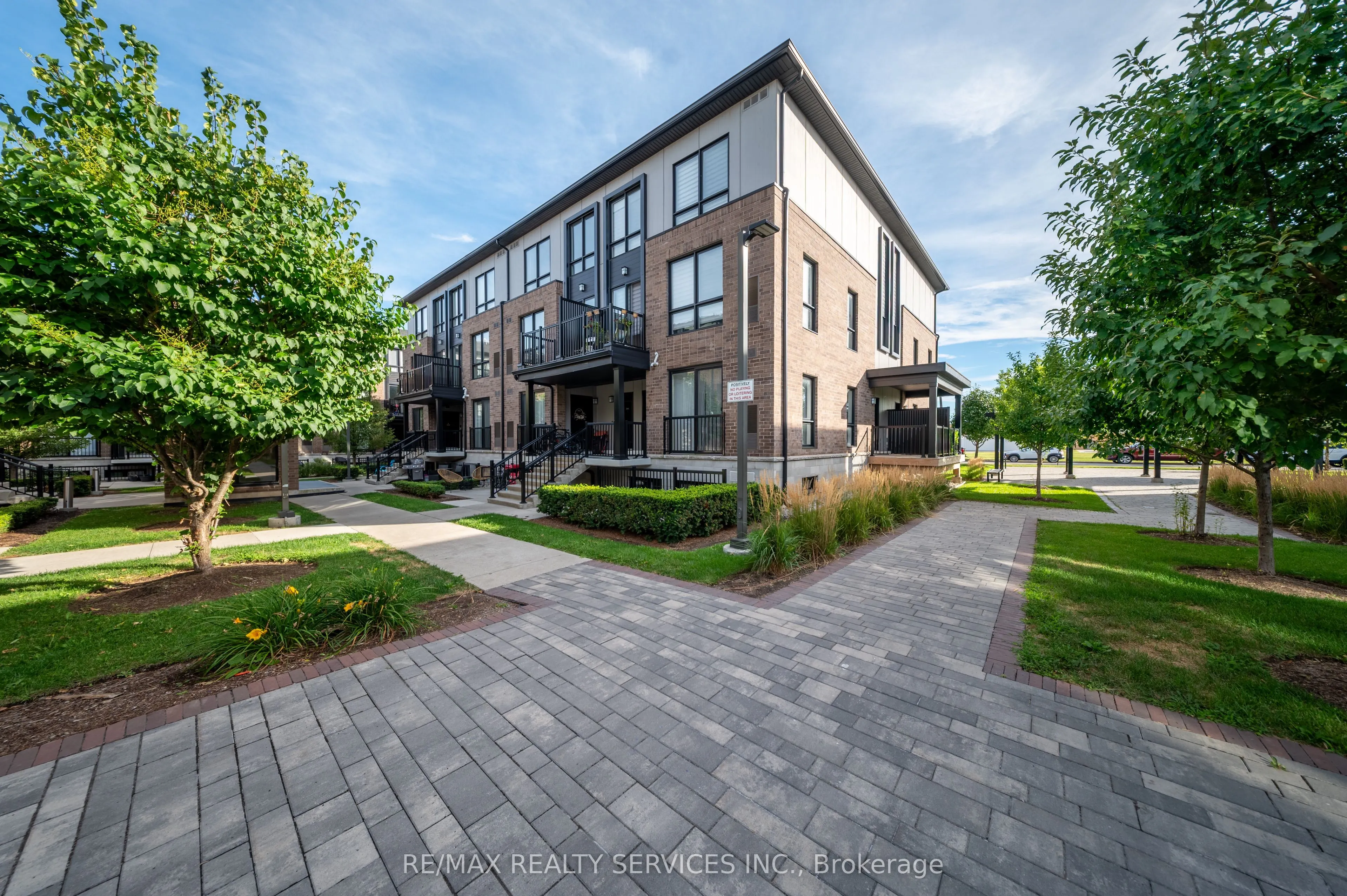 1208 Main Street E, #105