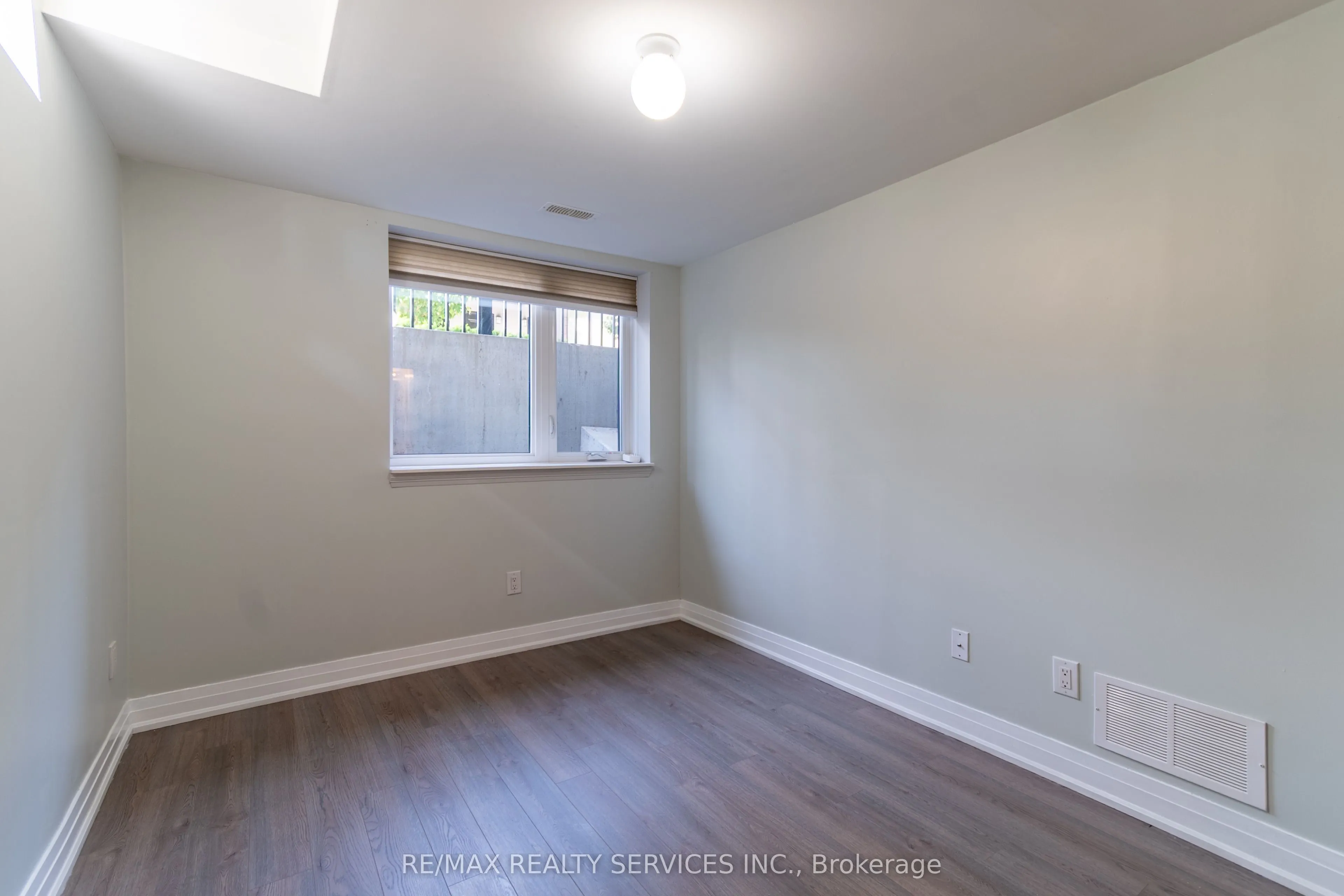 1208 Main Street E, #105