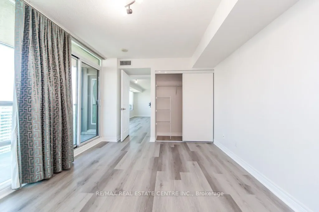 208 Enfield Place, #2701