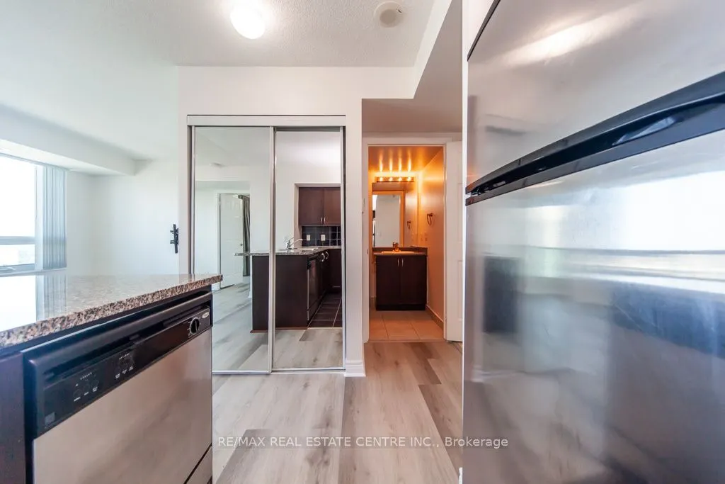 208 Enfield Place, #2701