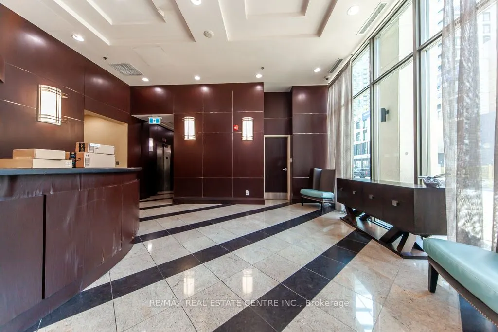 208 Enfield Place, #2701