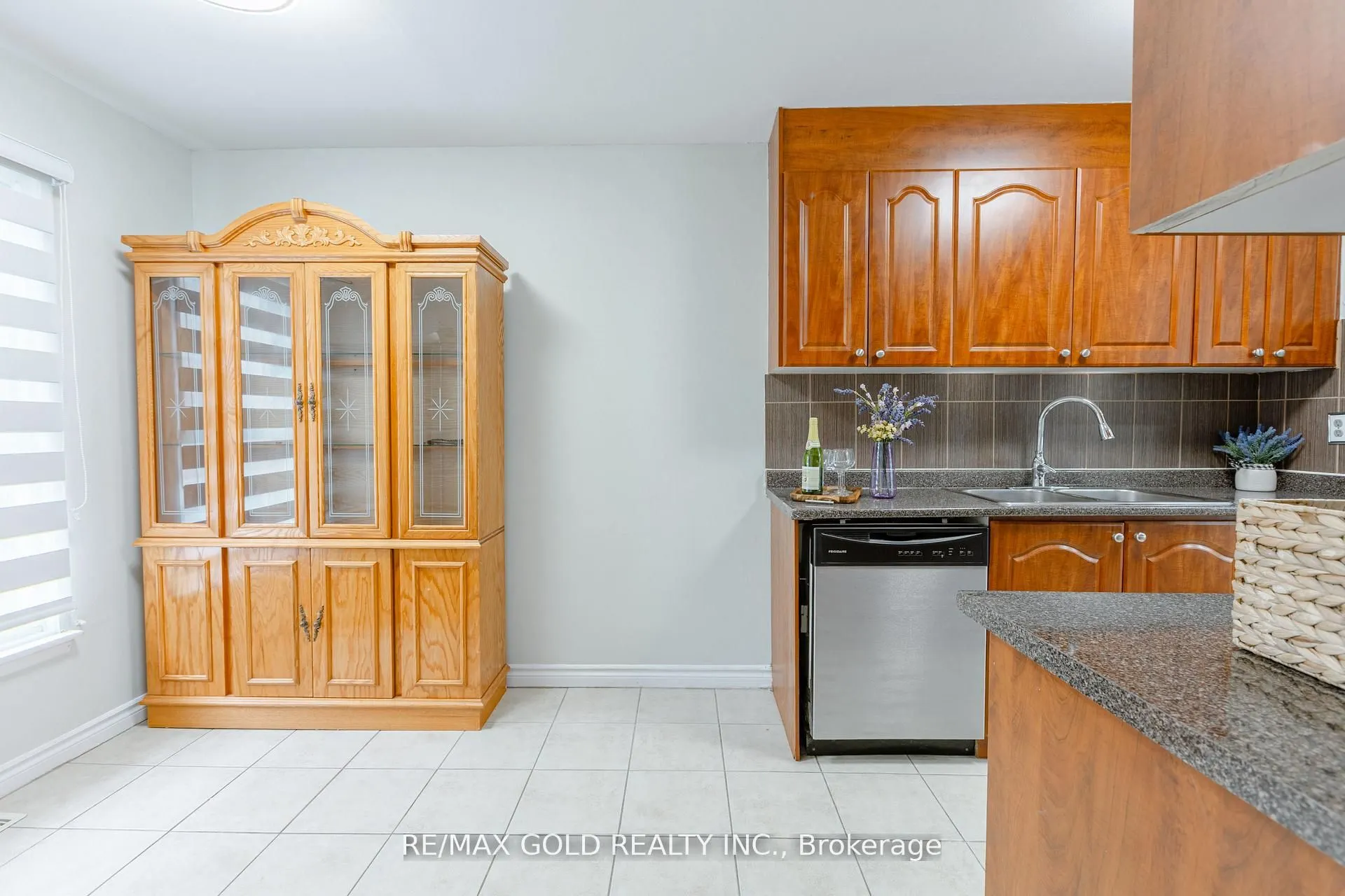 337 Fleetwood Crescent, #42