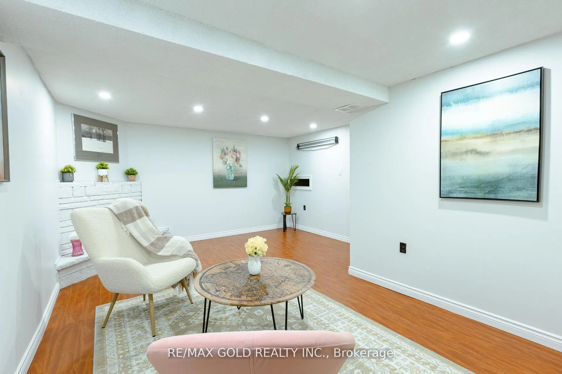 337 Fleetwood Crescent, #42