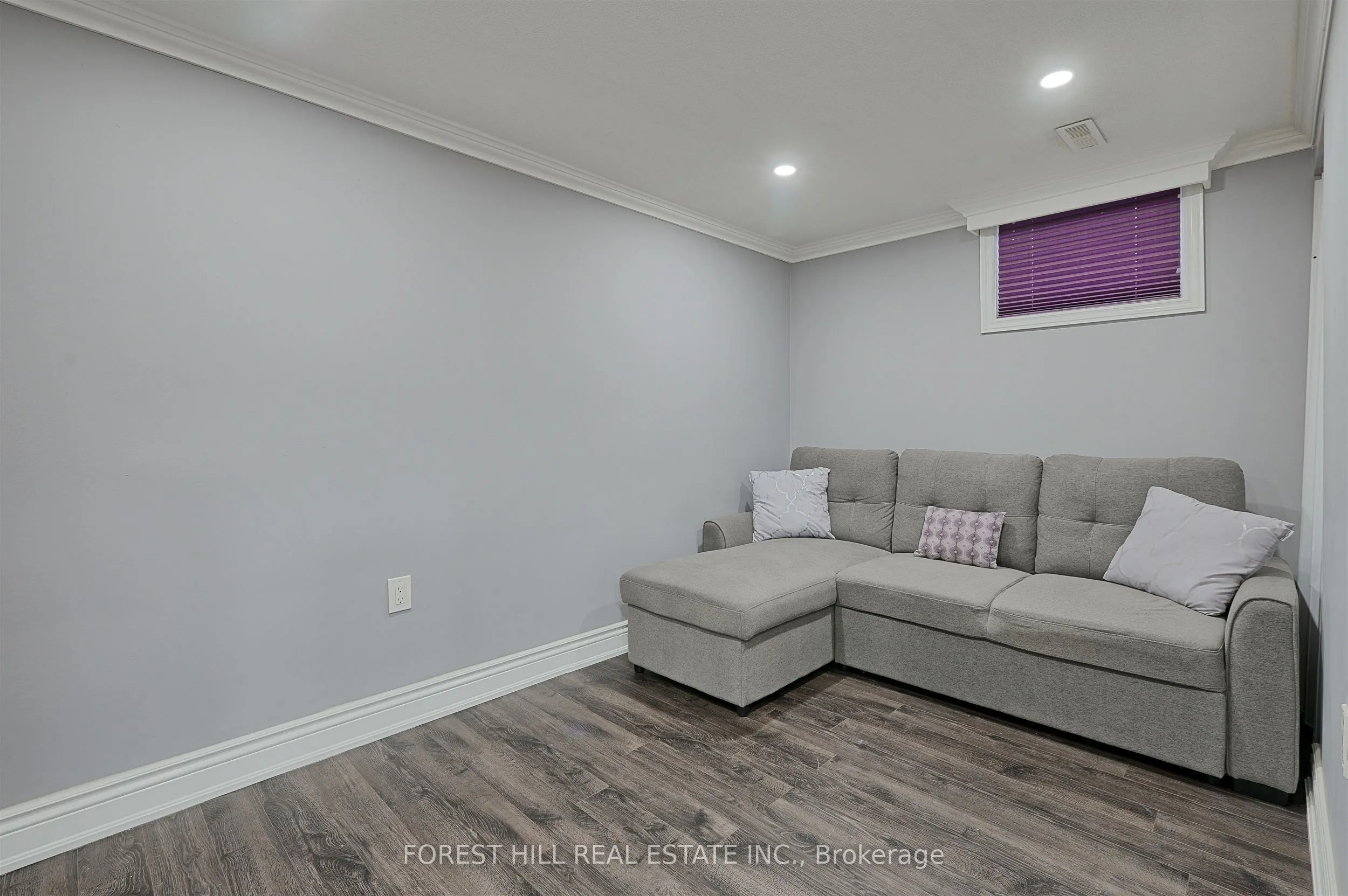 17 Rushmore Crescent