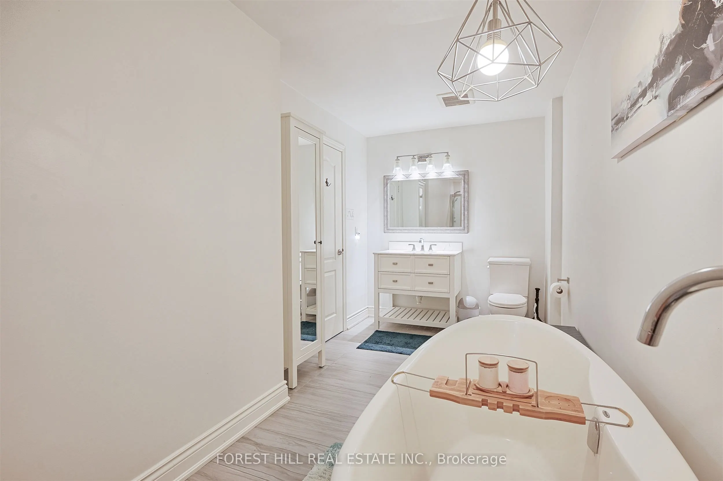 17 Rushmore Crescent