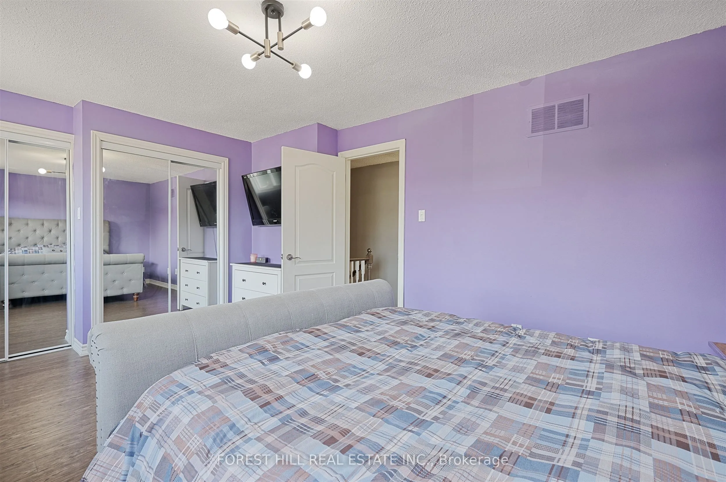 17 Rushmore Crescent