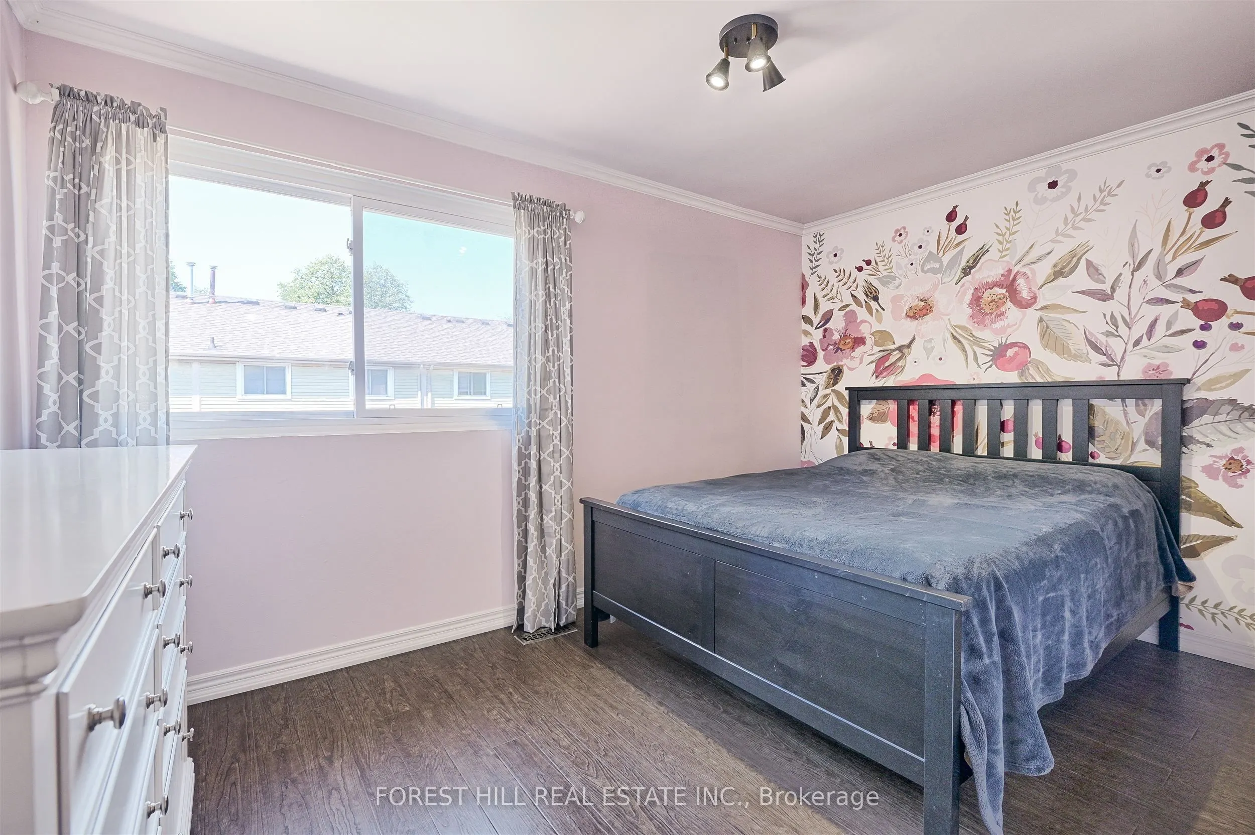 17 Rushmore Crescent