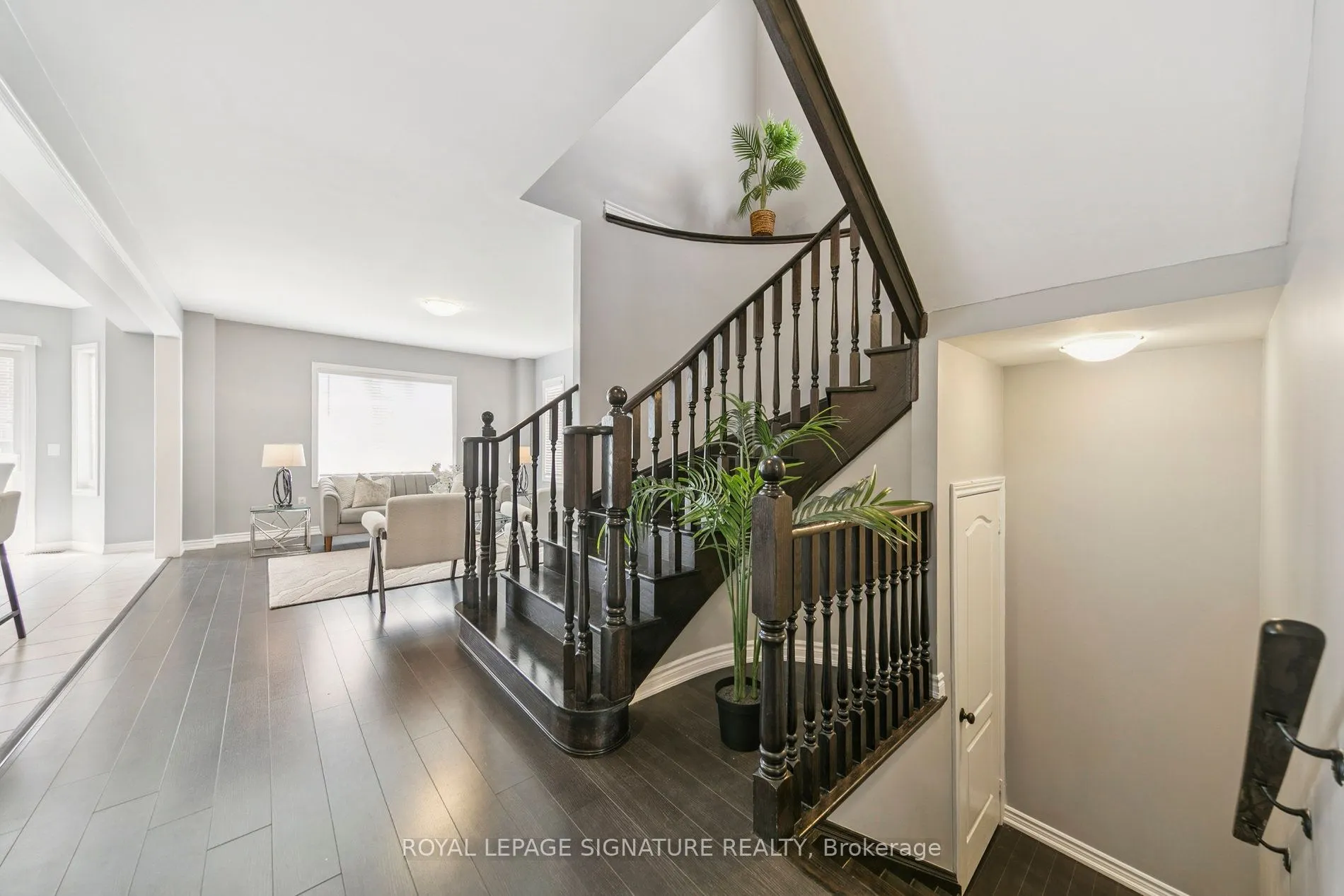 1466 Chretien Street