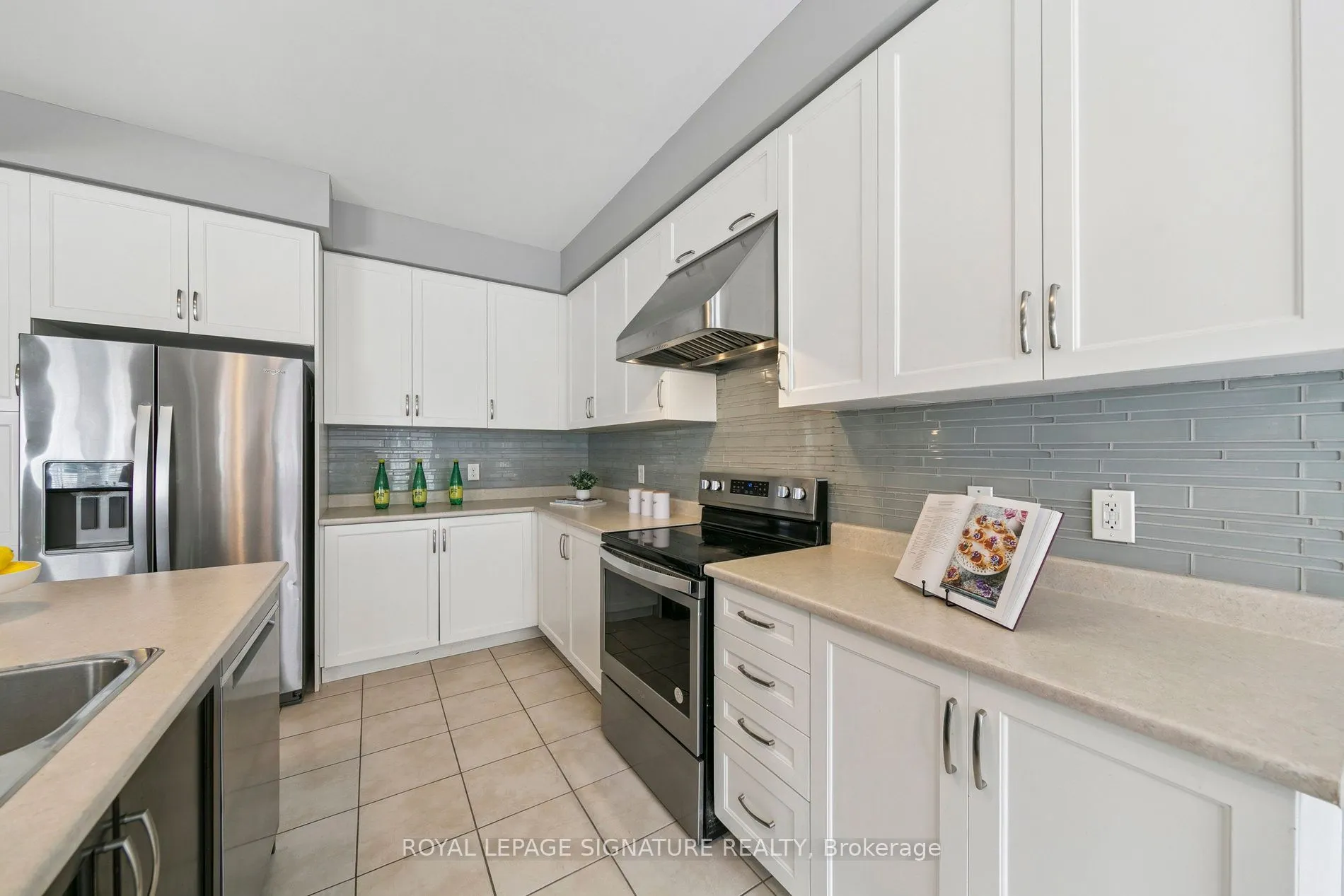1466 Chretien Street