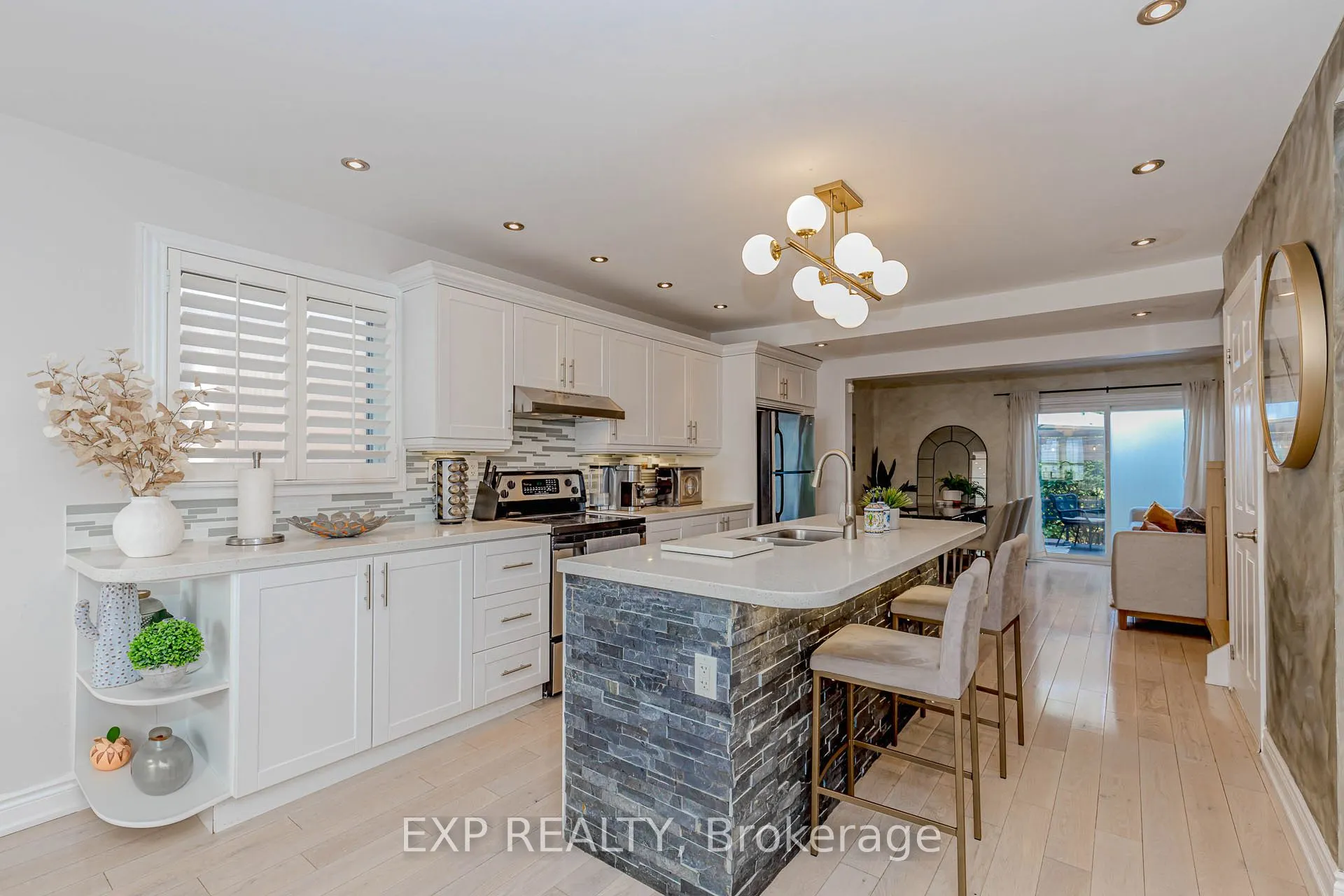 2038 Chrisdon Road