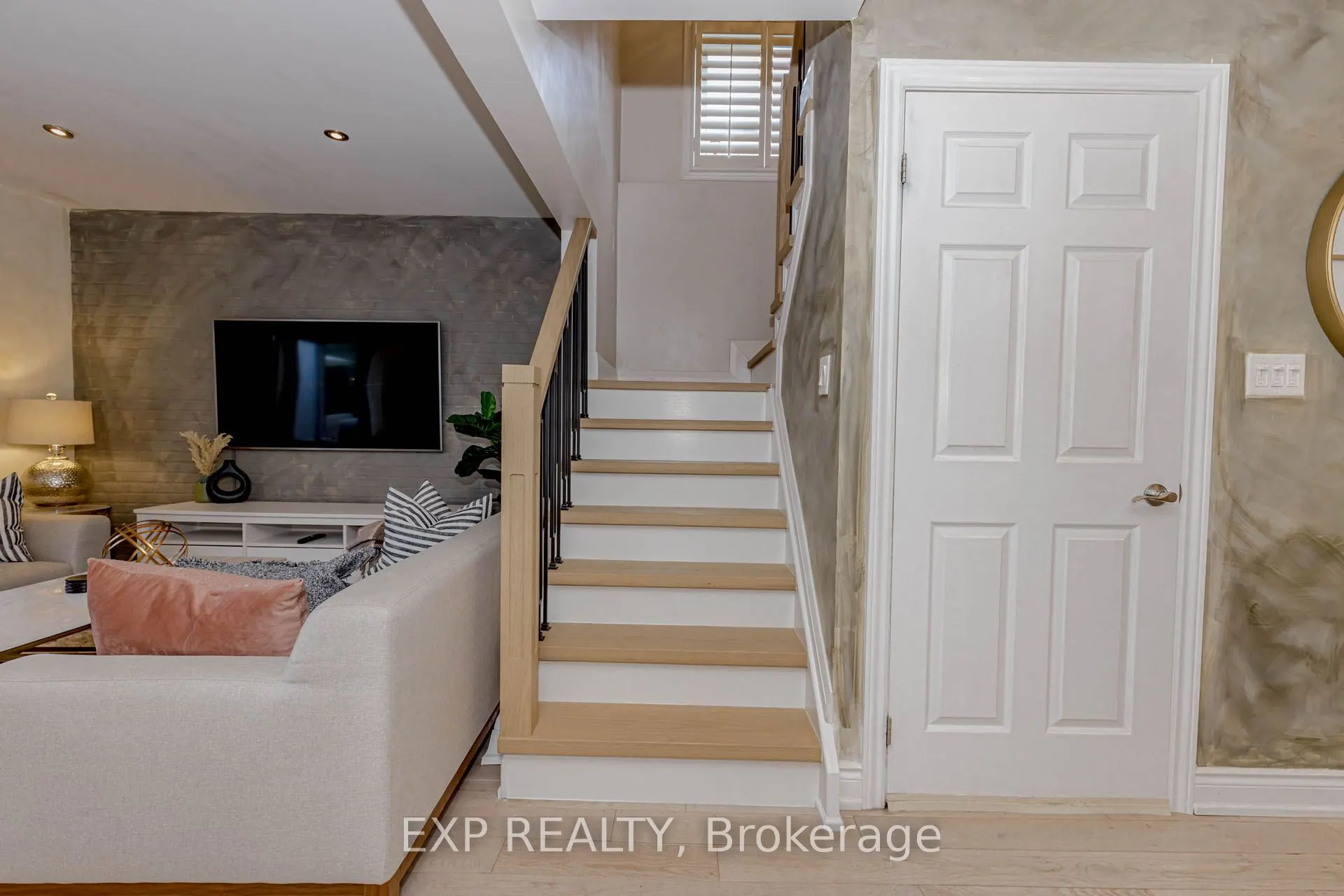 2038 Chrisdon Road