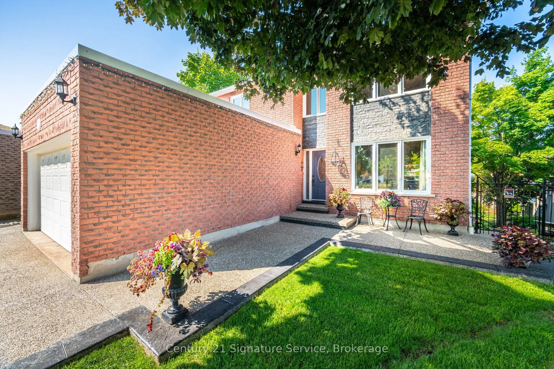5955 Ladyburn Crescent