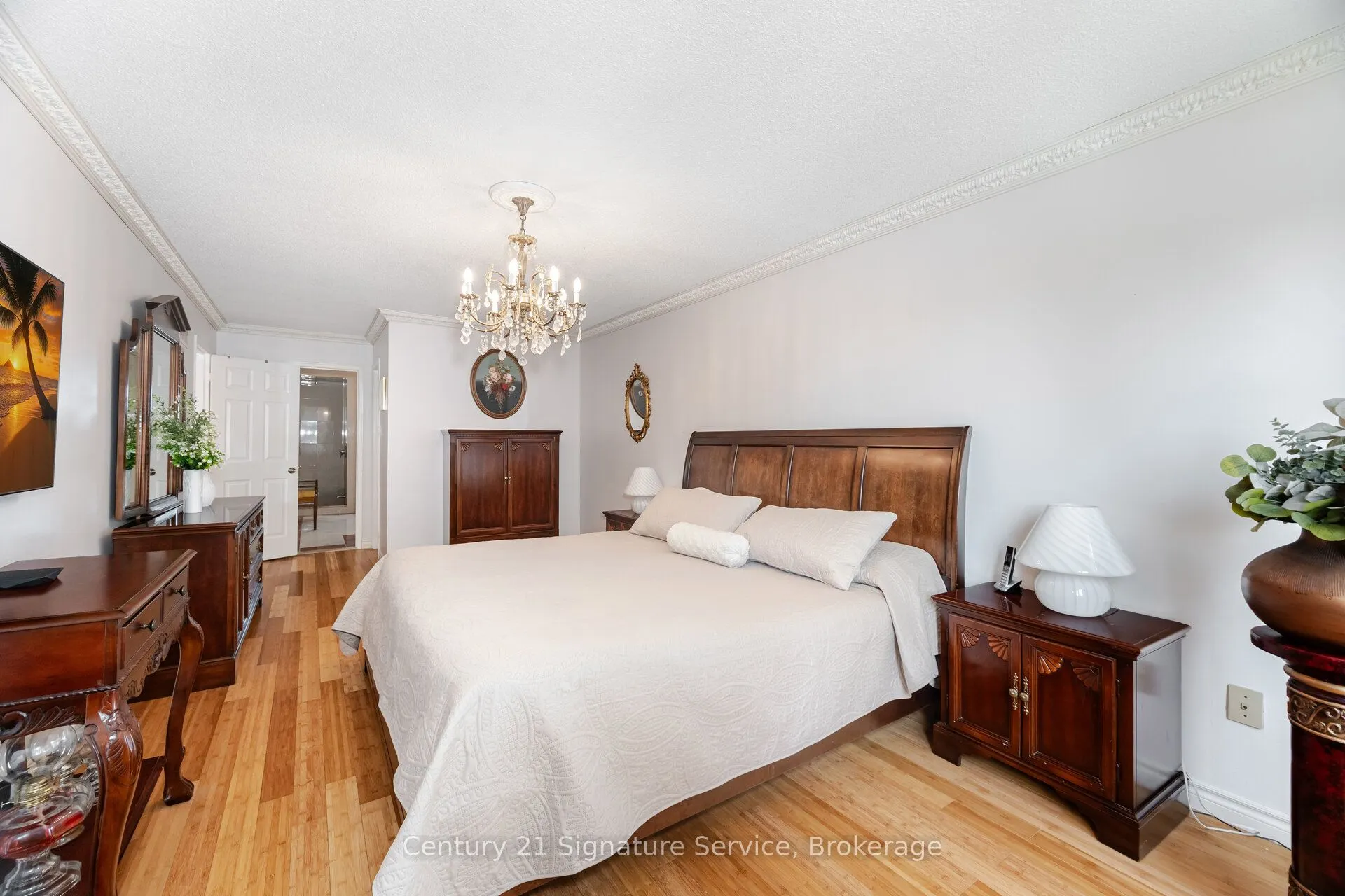 5955 Ladyburn Crescent