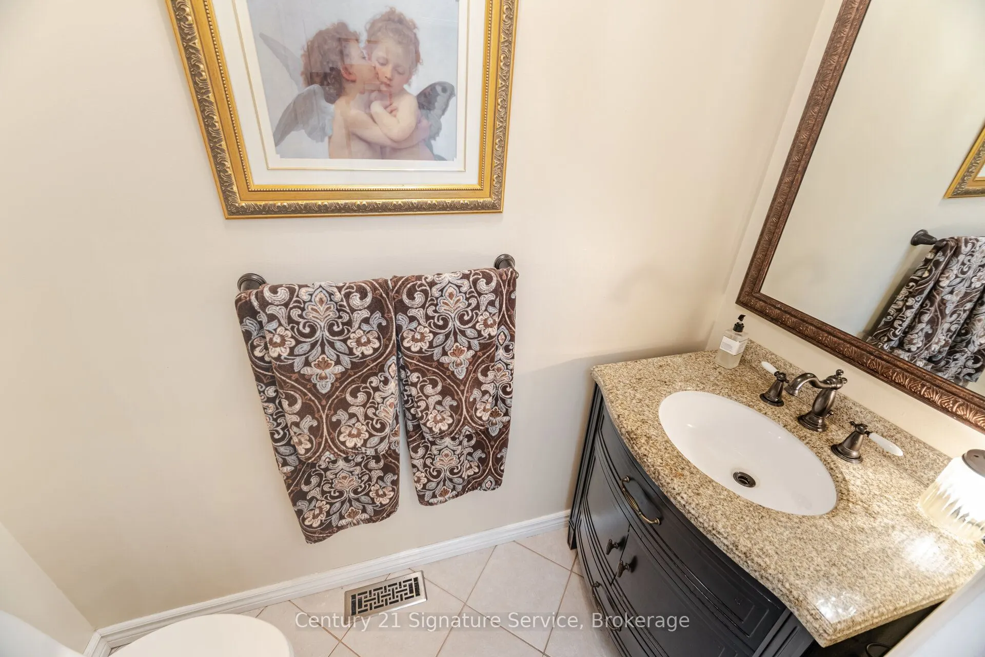 5955 Ladyburn Crescent