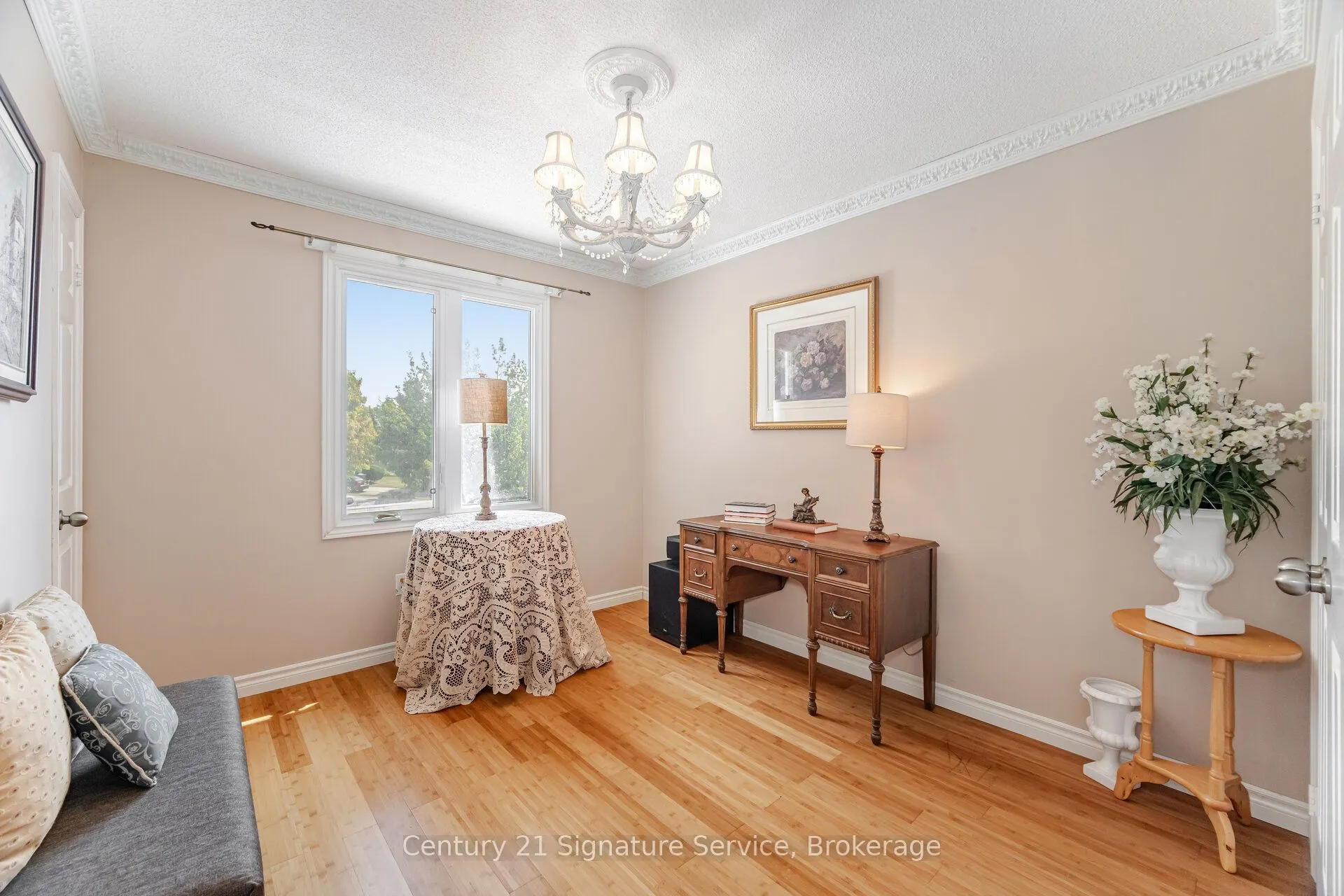 5955 Ladyburn Crescent