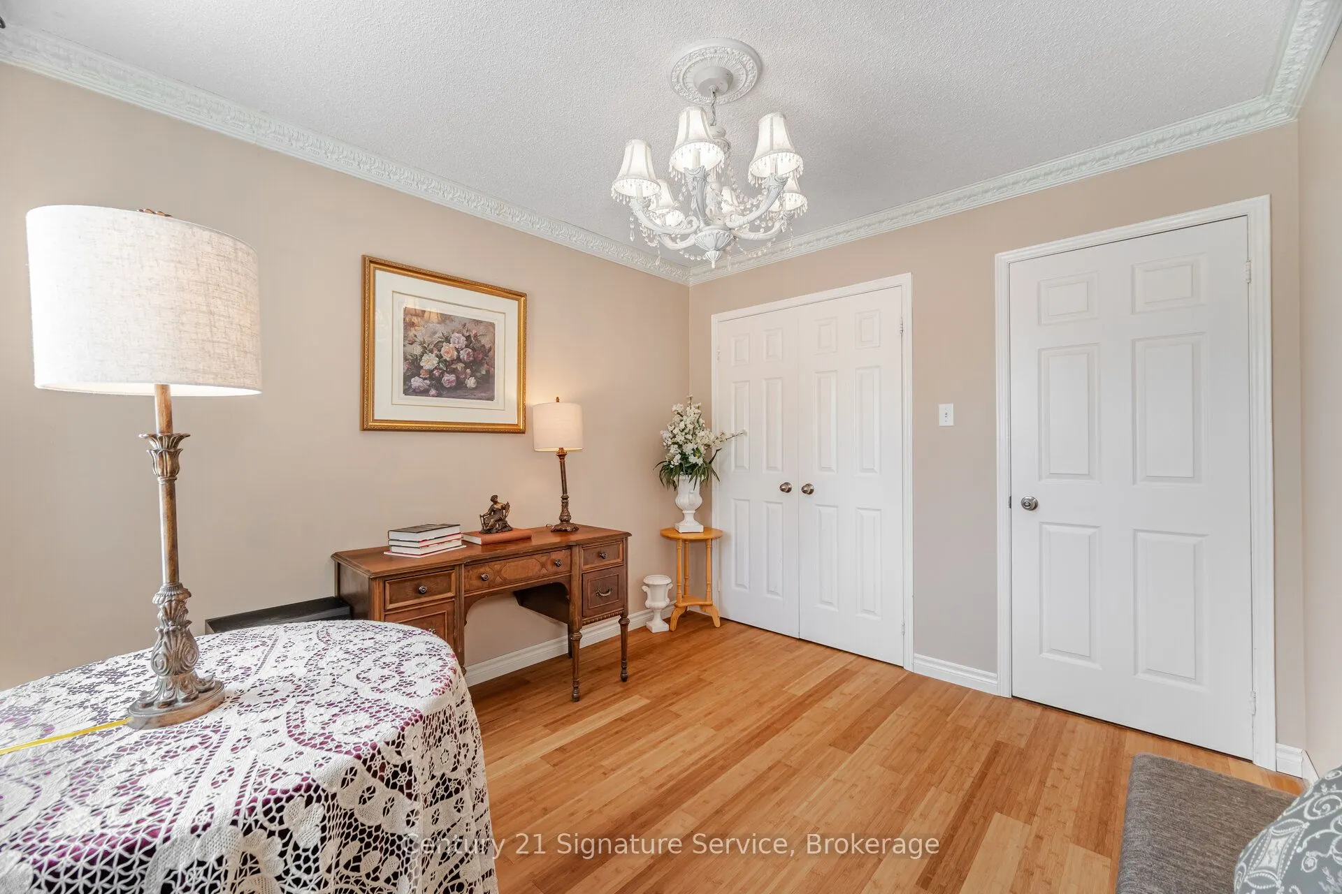 5955 Ladyburn Crescent
