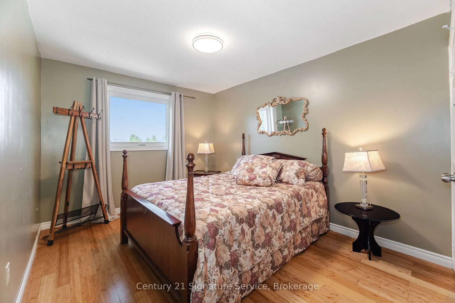 5955 Ladyburn Crescent