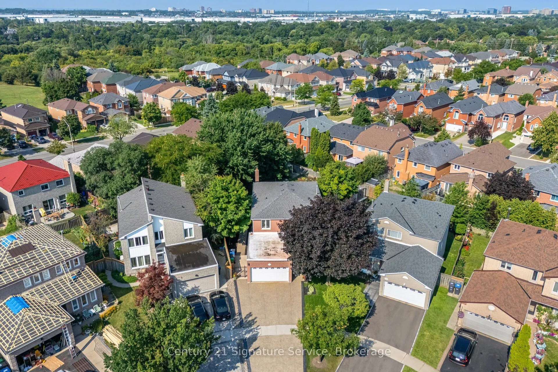 5955 Ladyburn Crescent