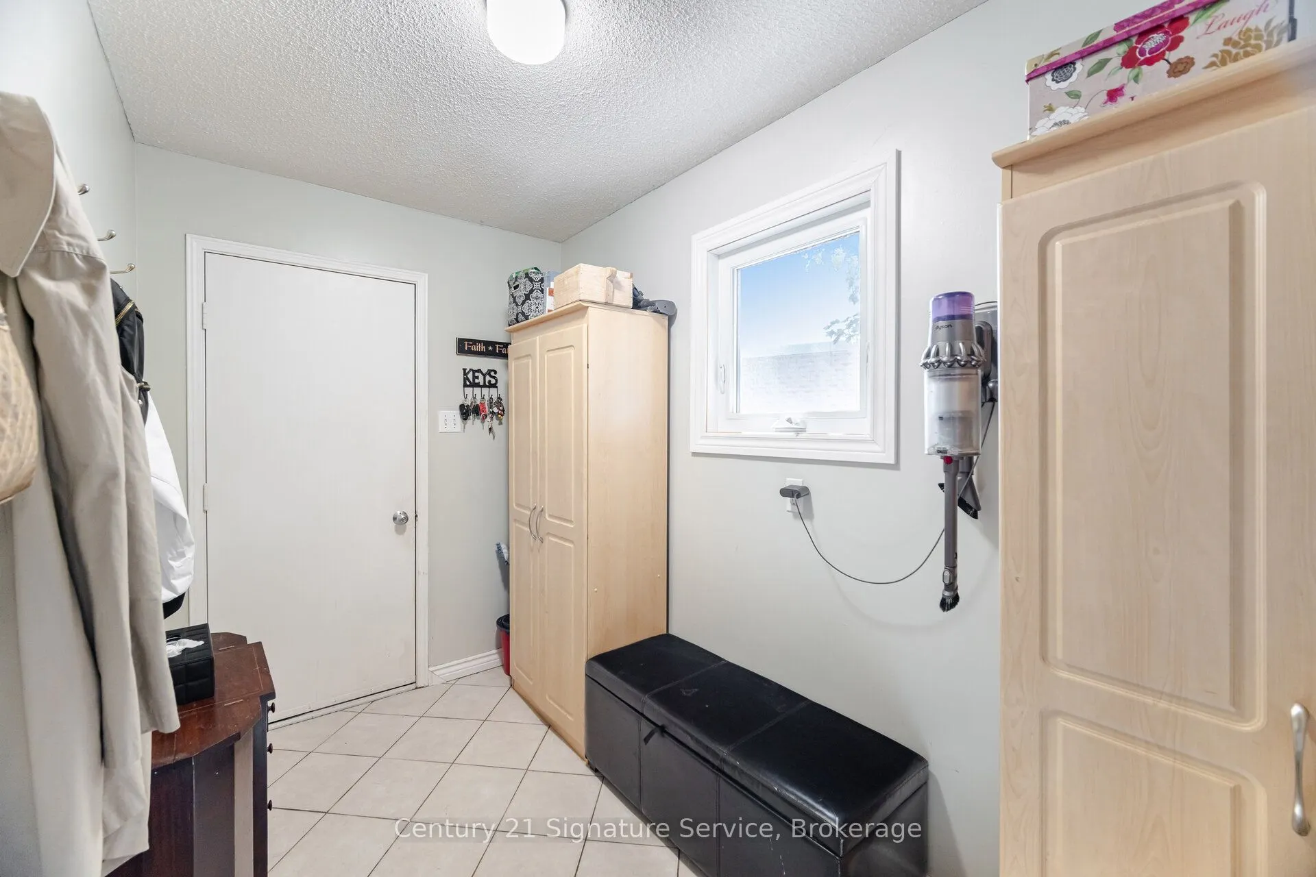 5955 Ladyburn Crescent