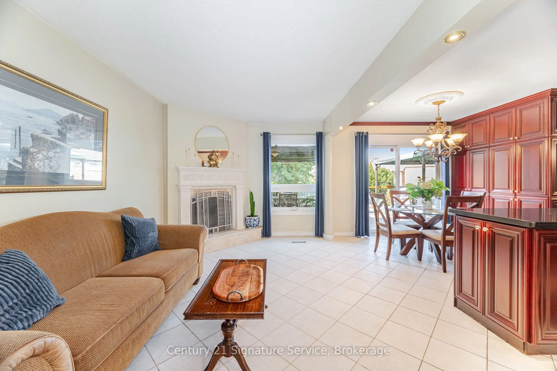 5955 Ladyburn Crescent