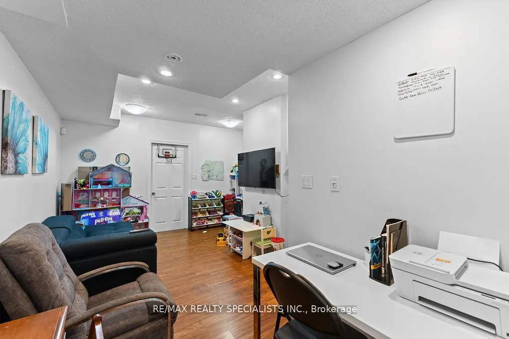 104 Treeline Boulevard