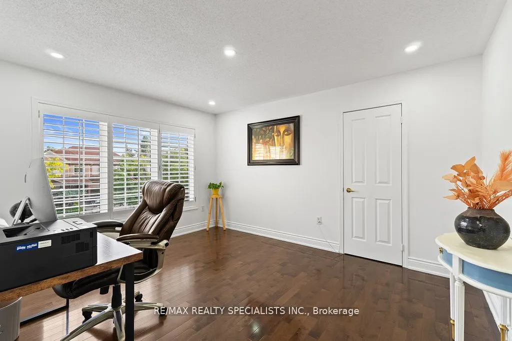 104 Treeline Boulevard
