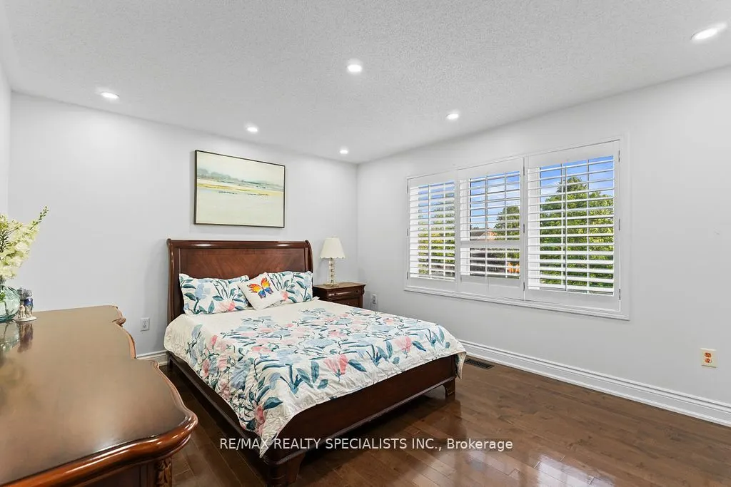 104 Treeline Boulevard