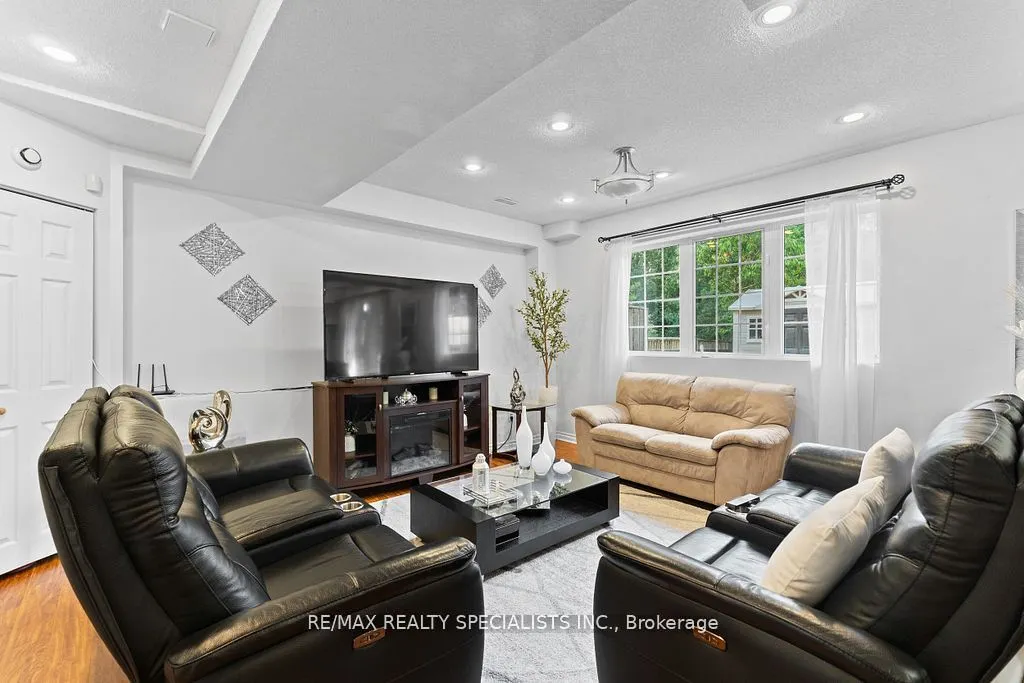 104 Treeline Boulevard