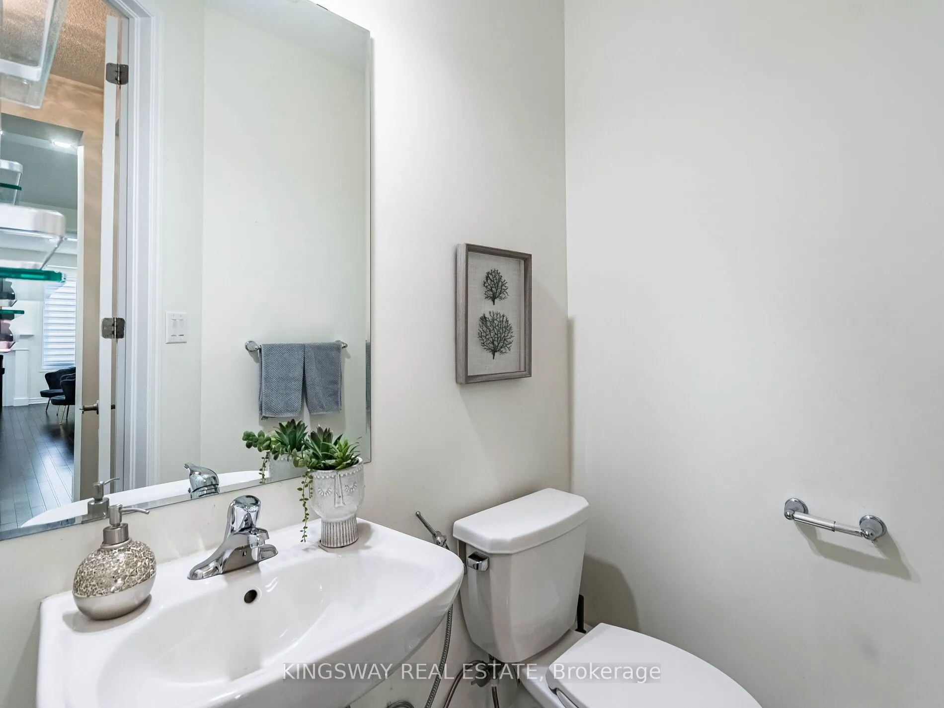 1448 Sycamore Garden