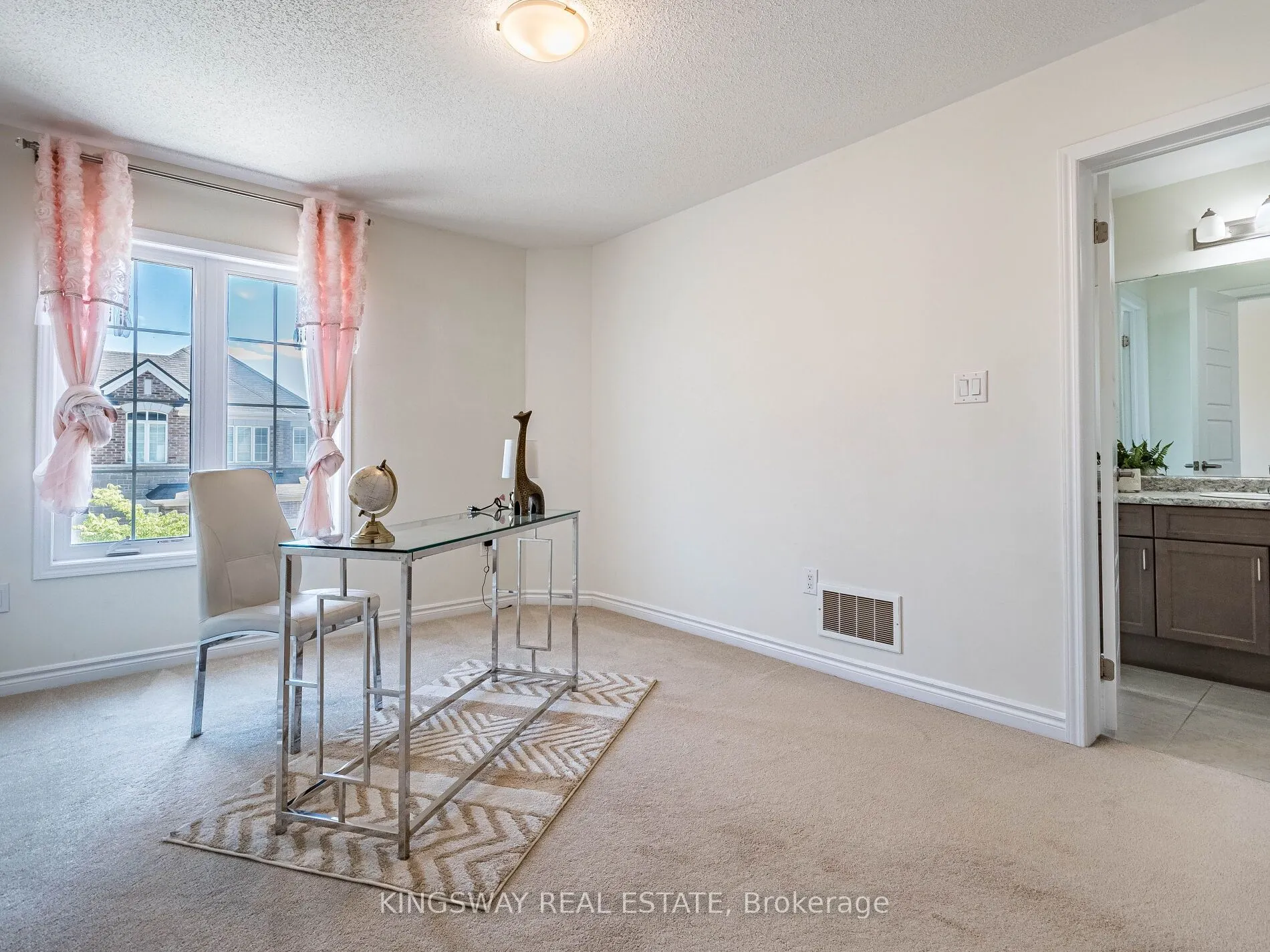 1448 Sycamore Garden