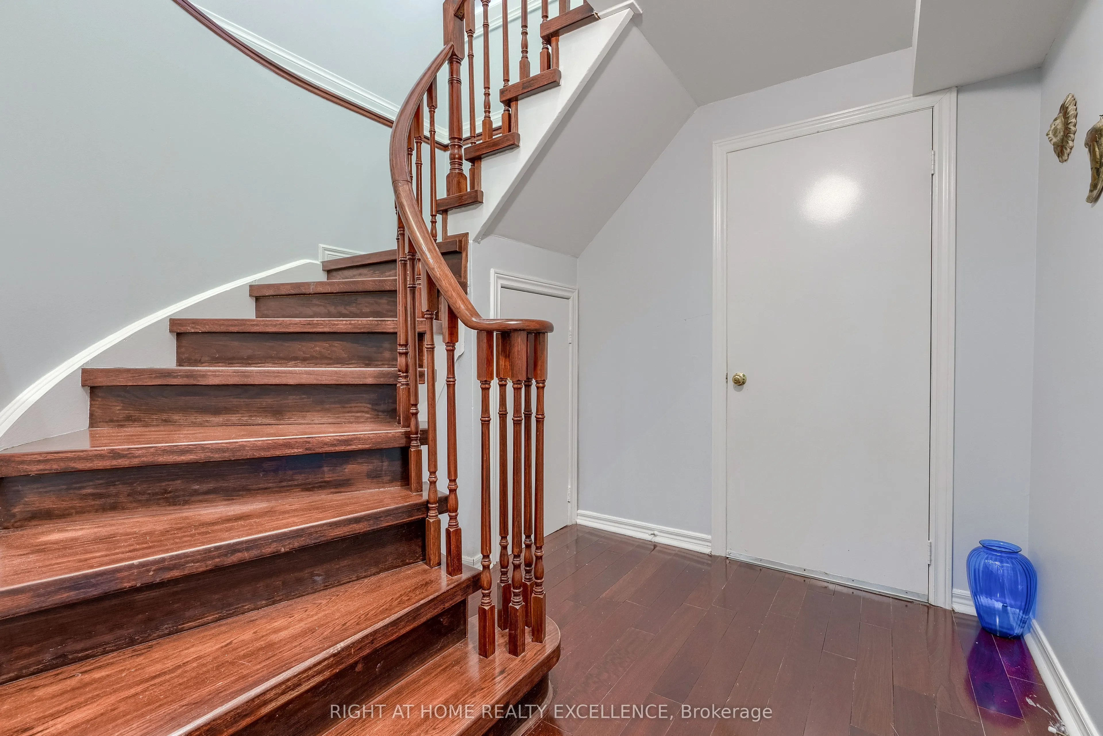 6862 Gooderham Estate Boulevard