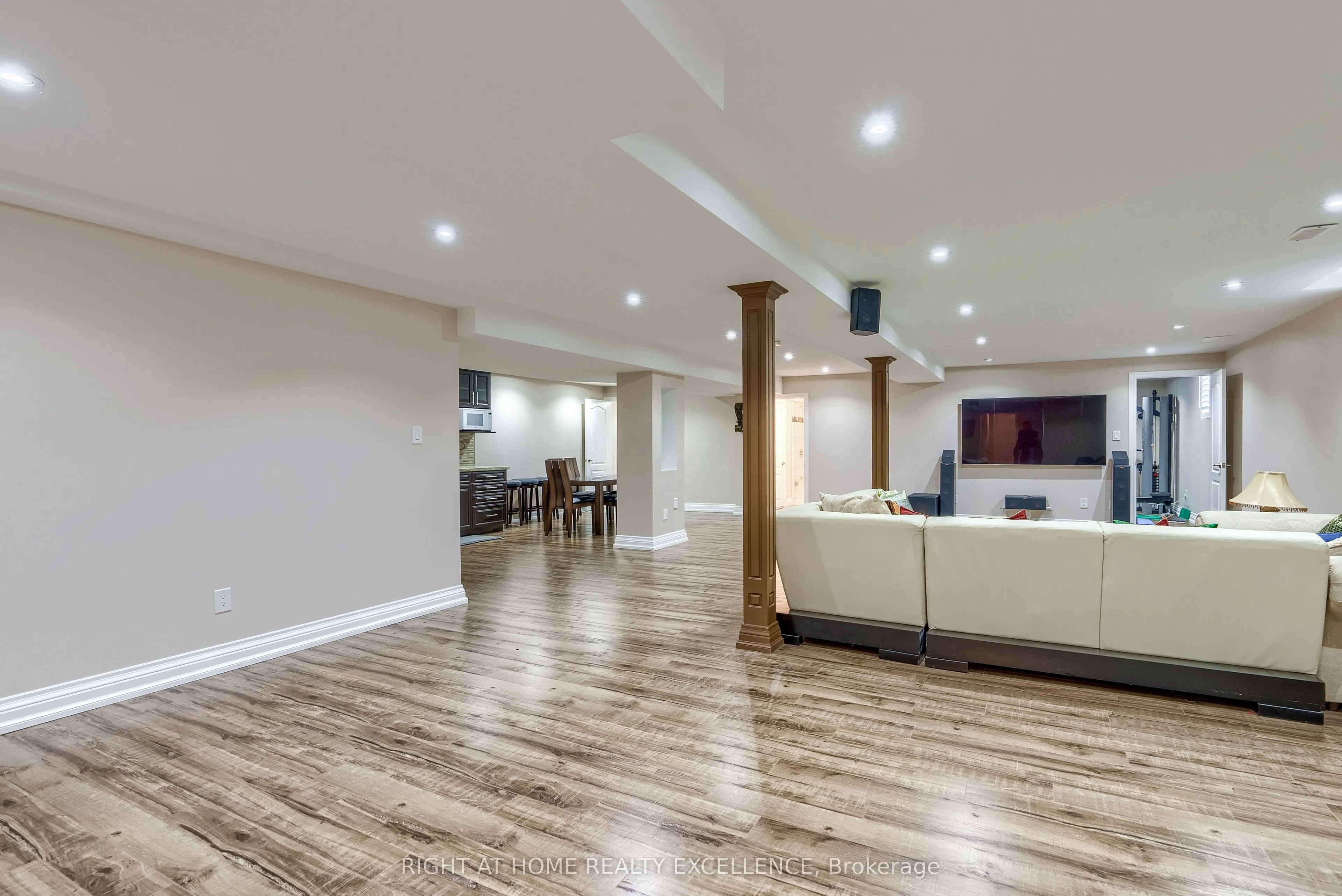 6862 Gooderham Estate Boulevard