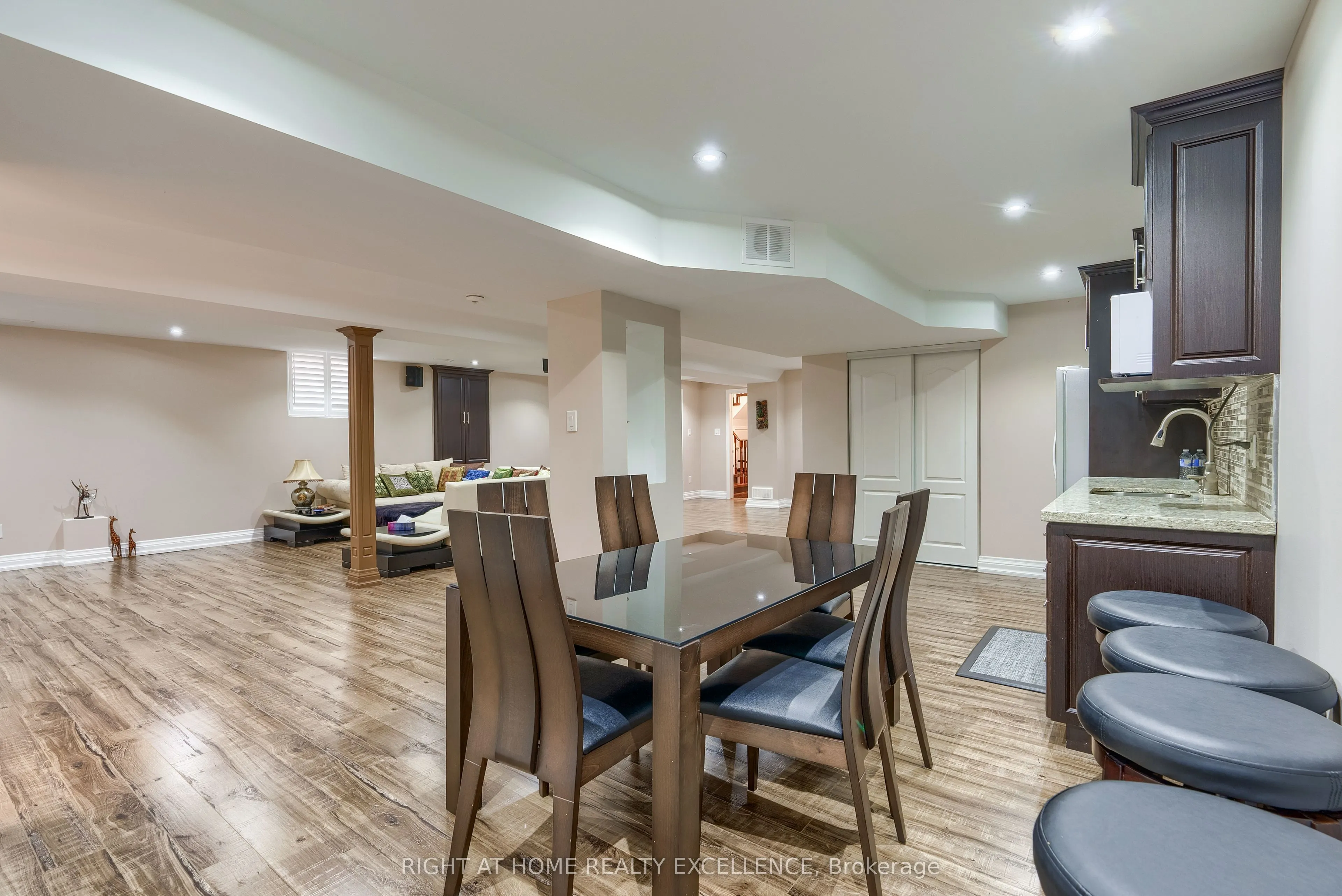 6862 Gooderham Estate Boulevard