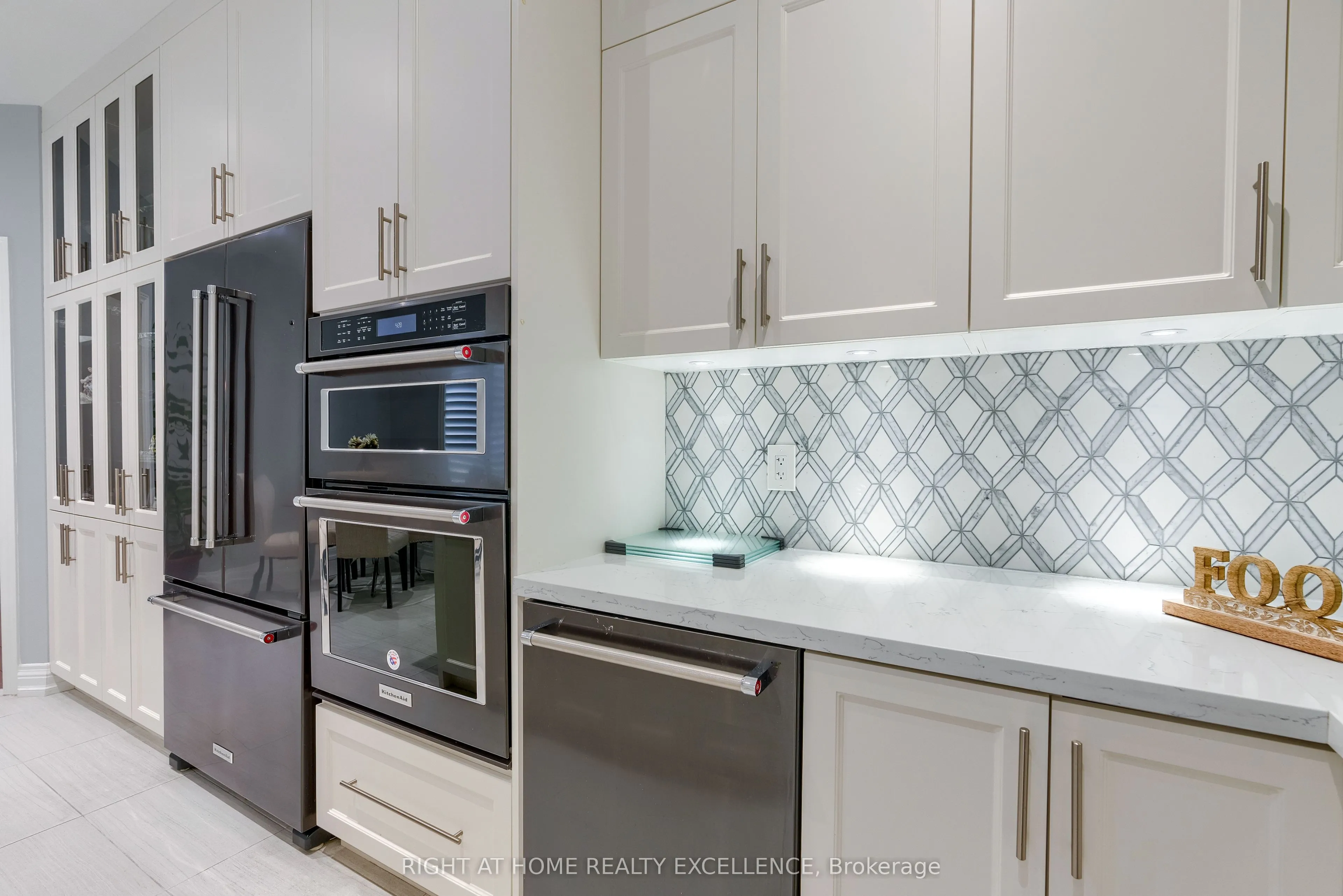 6862 Gooderham Estate Boulevard