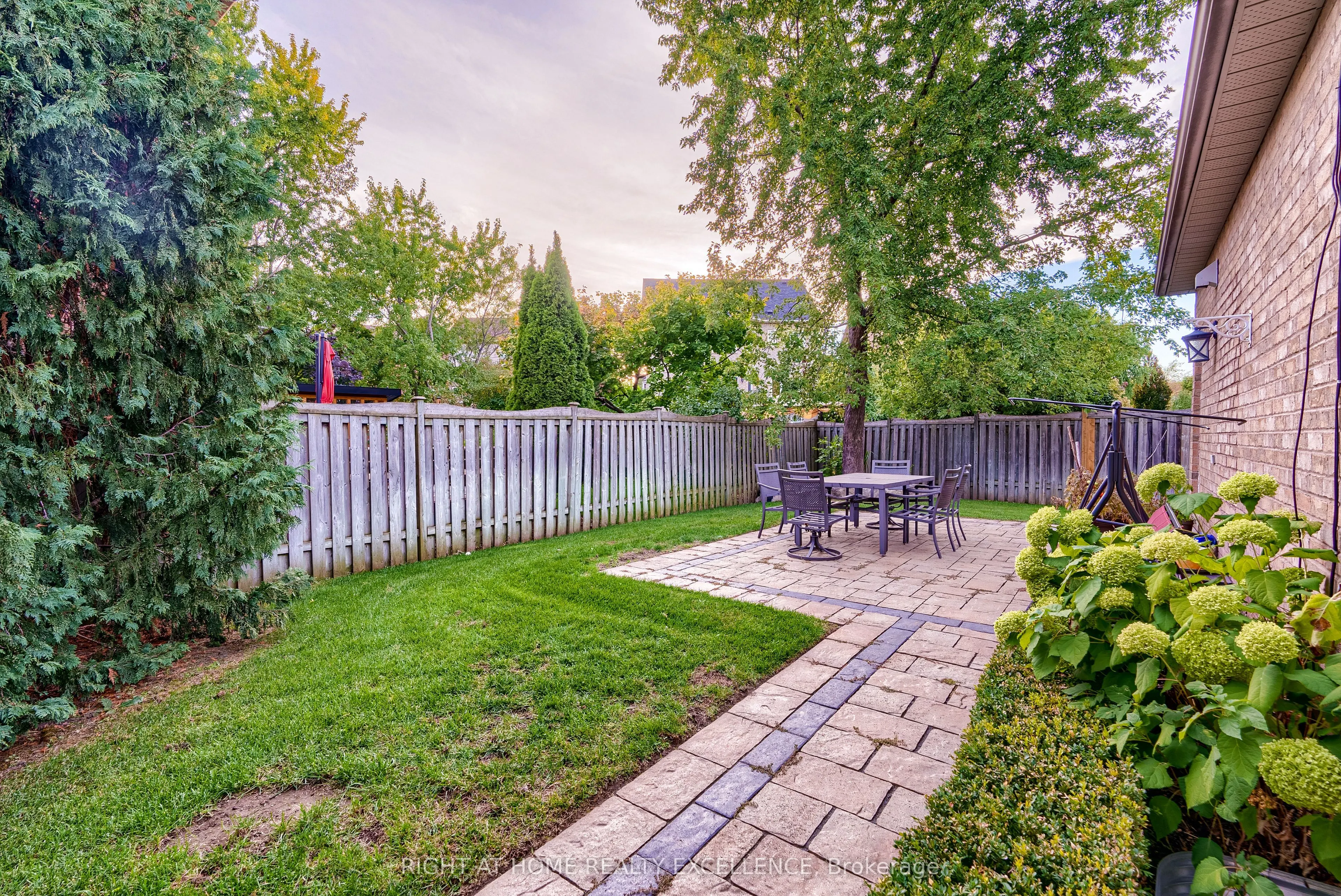 6862 Gooderham Estate Boulevard