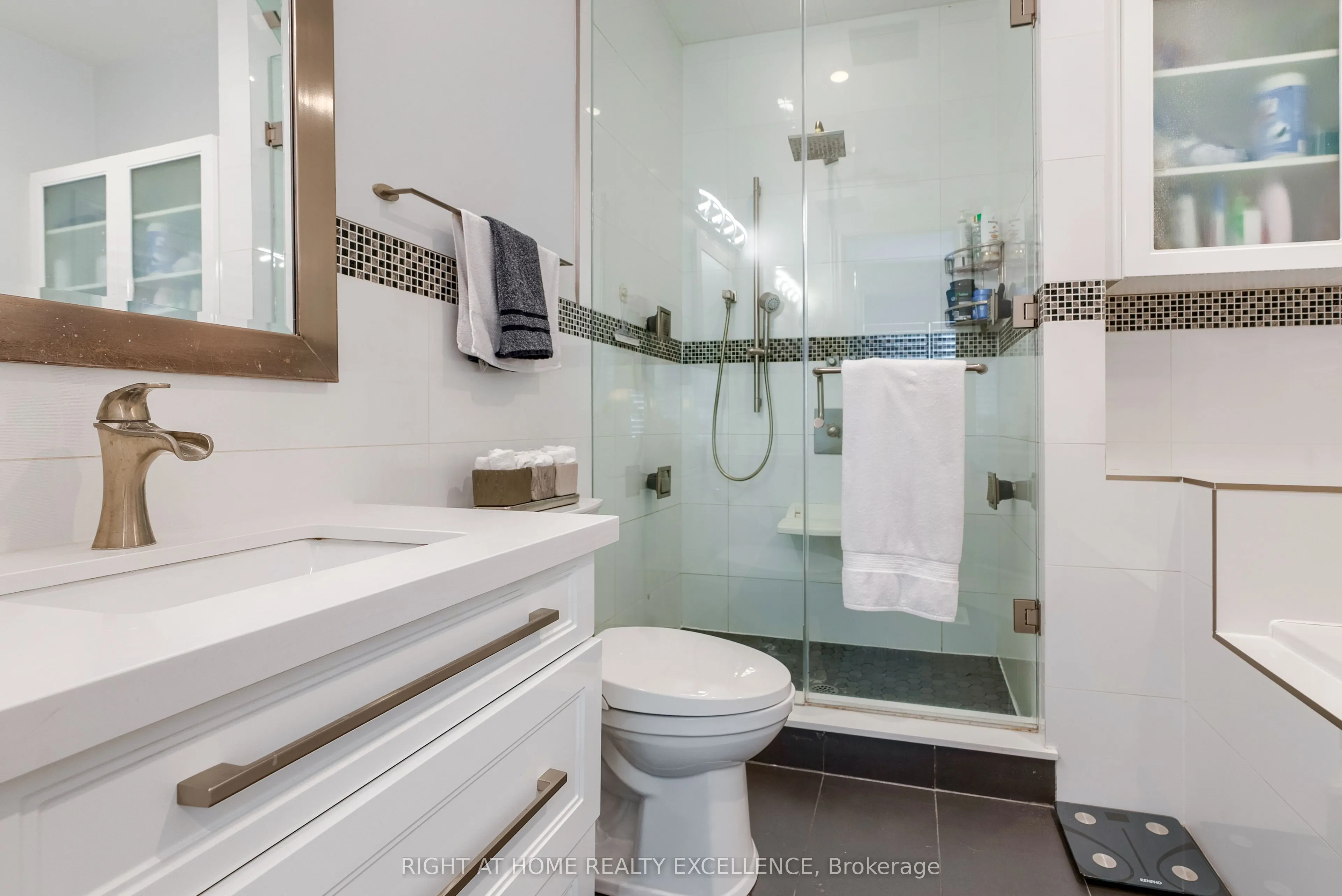 6862 Gooderham Estate Boulevard
