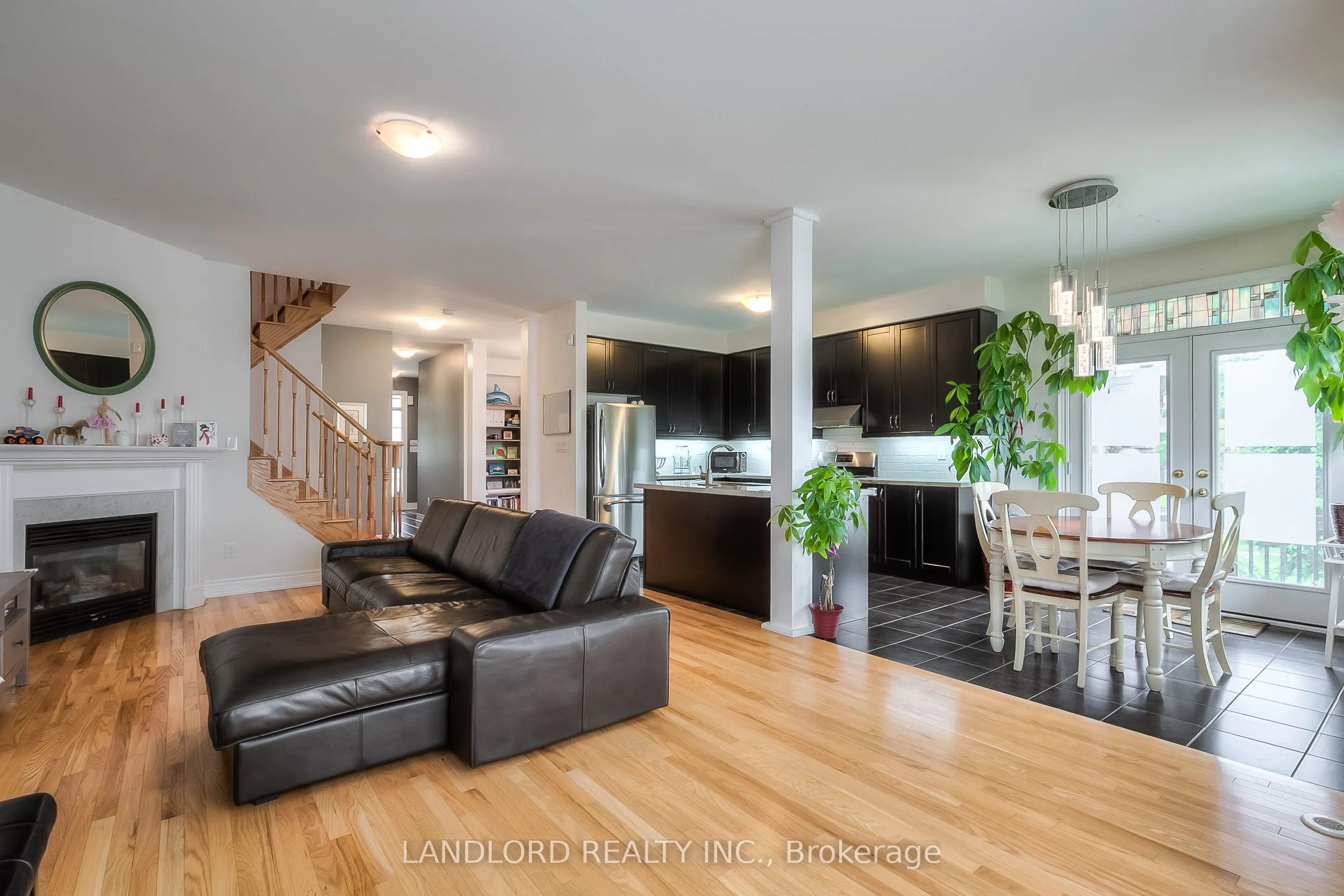 993 Southdown Road