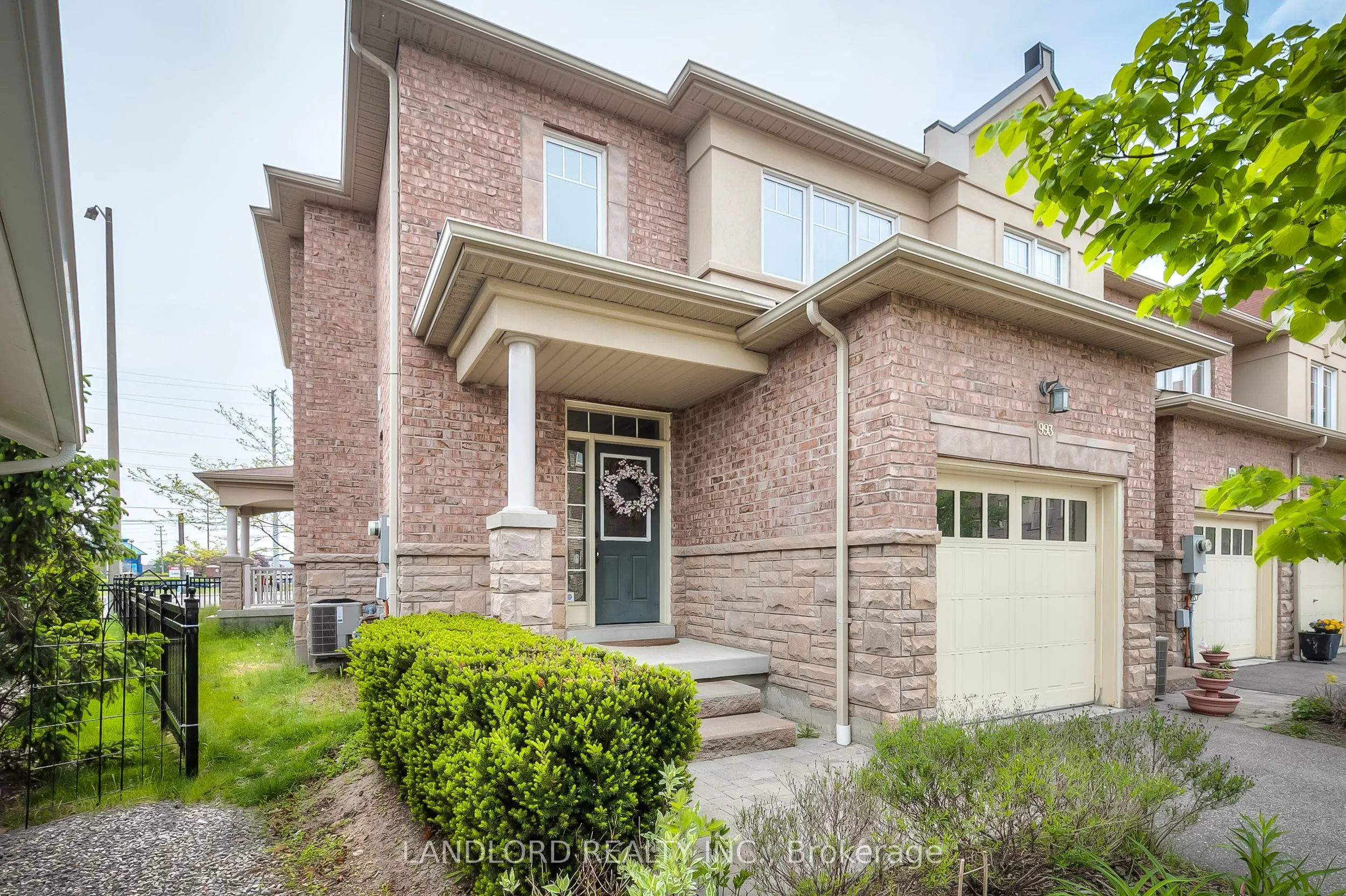 993 Southdown Road